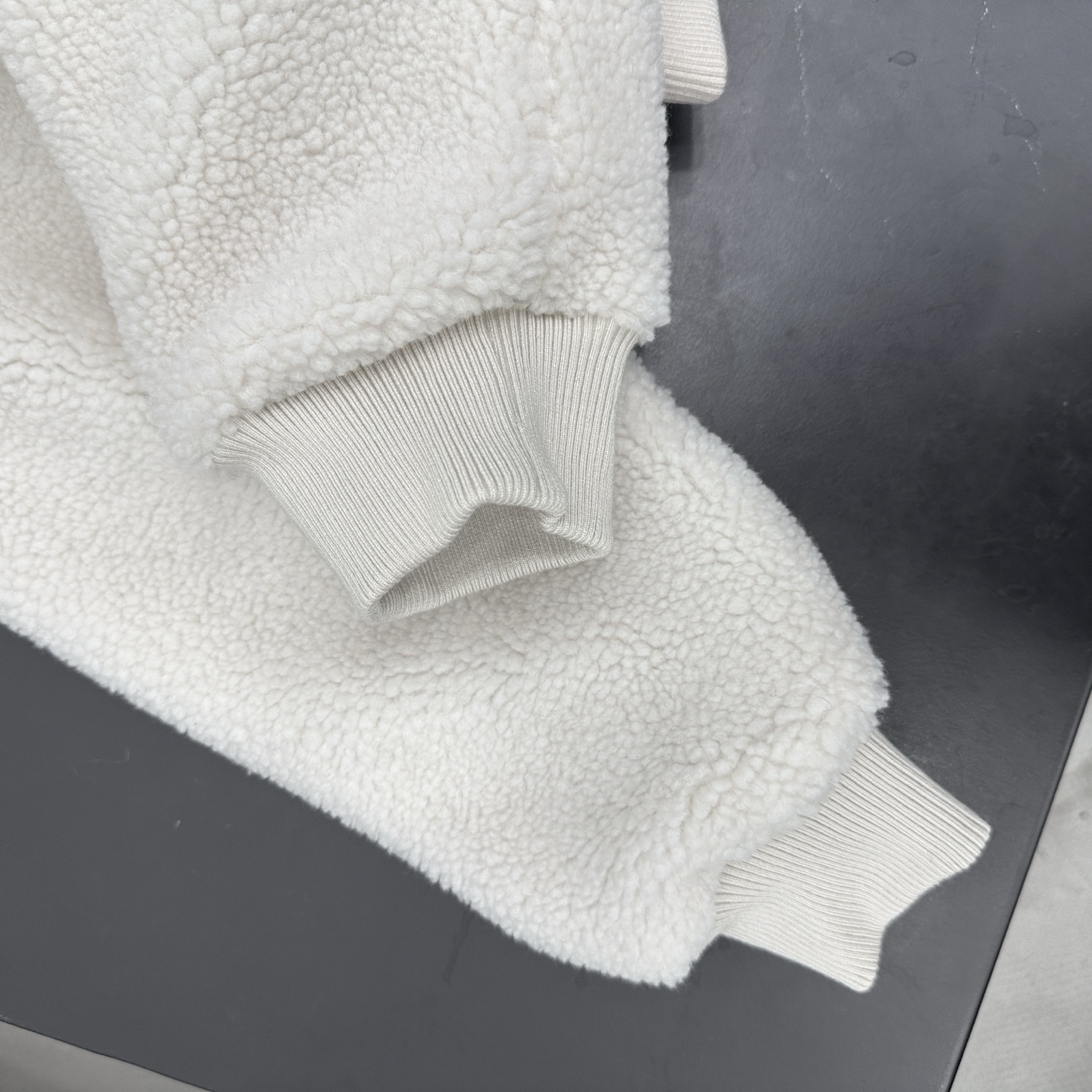 巴黎 ｜ 新款摇粒绒外套，经典刺绣标，高密加厚摇粒绒保暖面料，休闲时尚，尺码sml