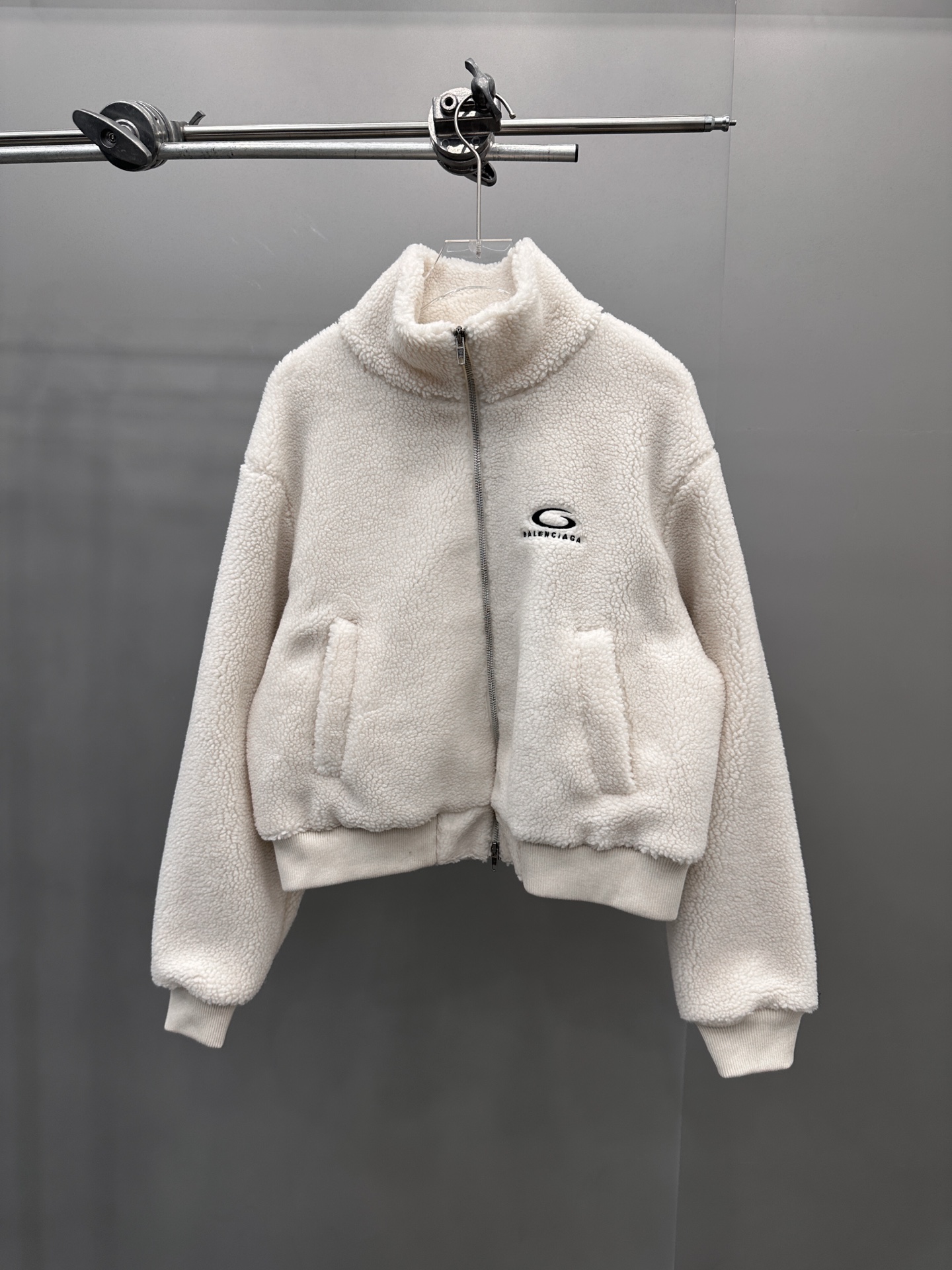 巴黎 ｜ 新款摇粒绒外套，经典刺绣标，高密加厚摇粒绒保暖面料，休闲时尚，尺码sml