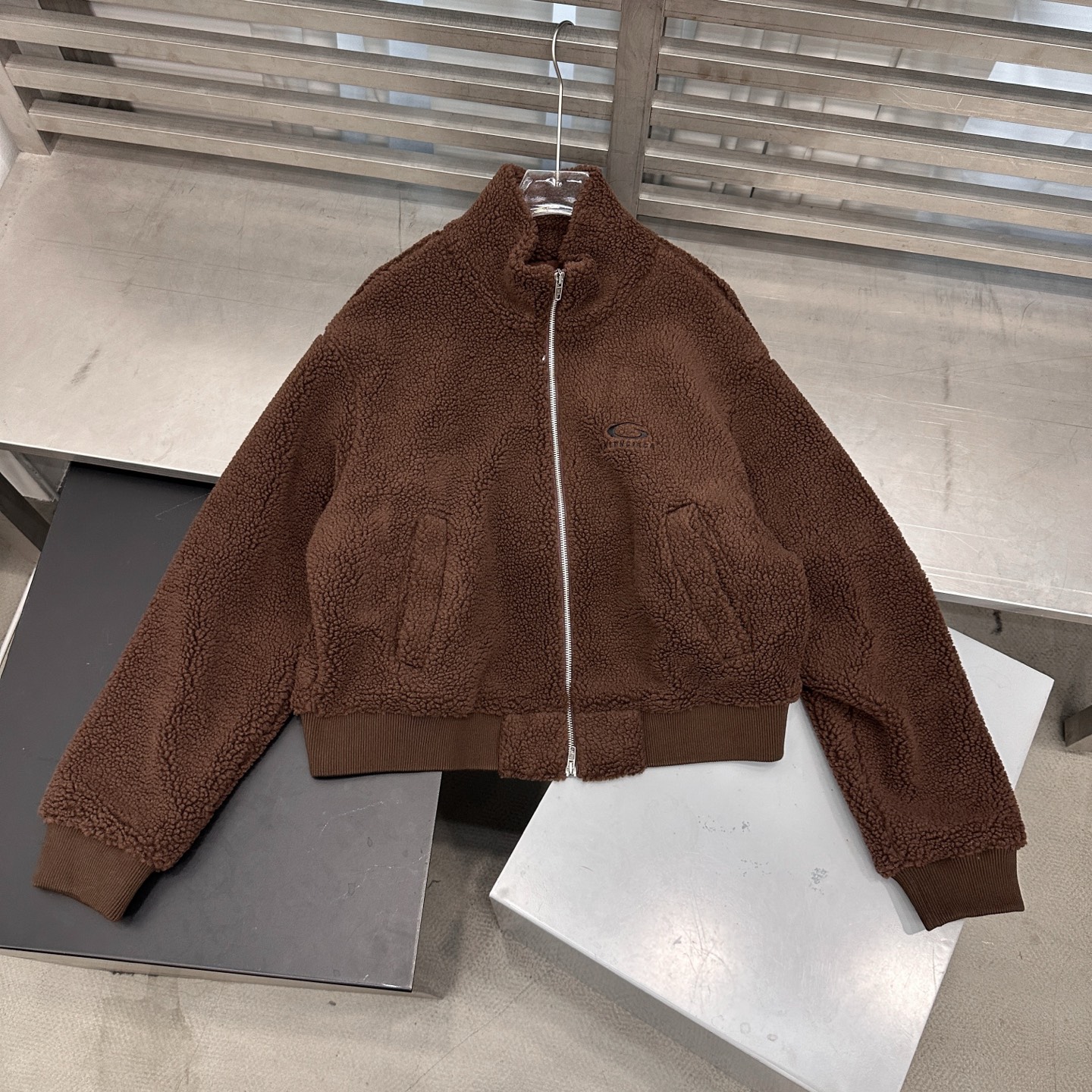 巴黎 ｜ 新款摇粒绒外套，经典刺绣标，高密加厚摇粒绒保暖面料，休闲时尚，尺码sml