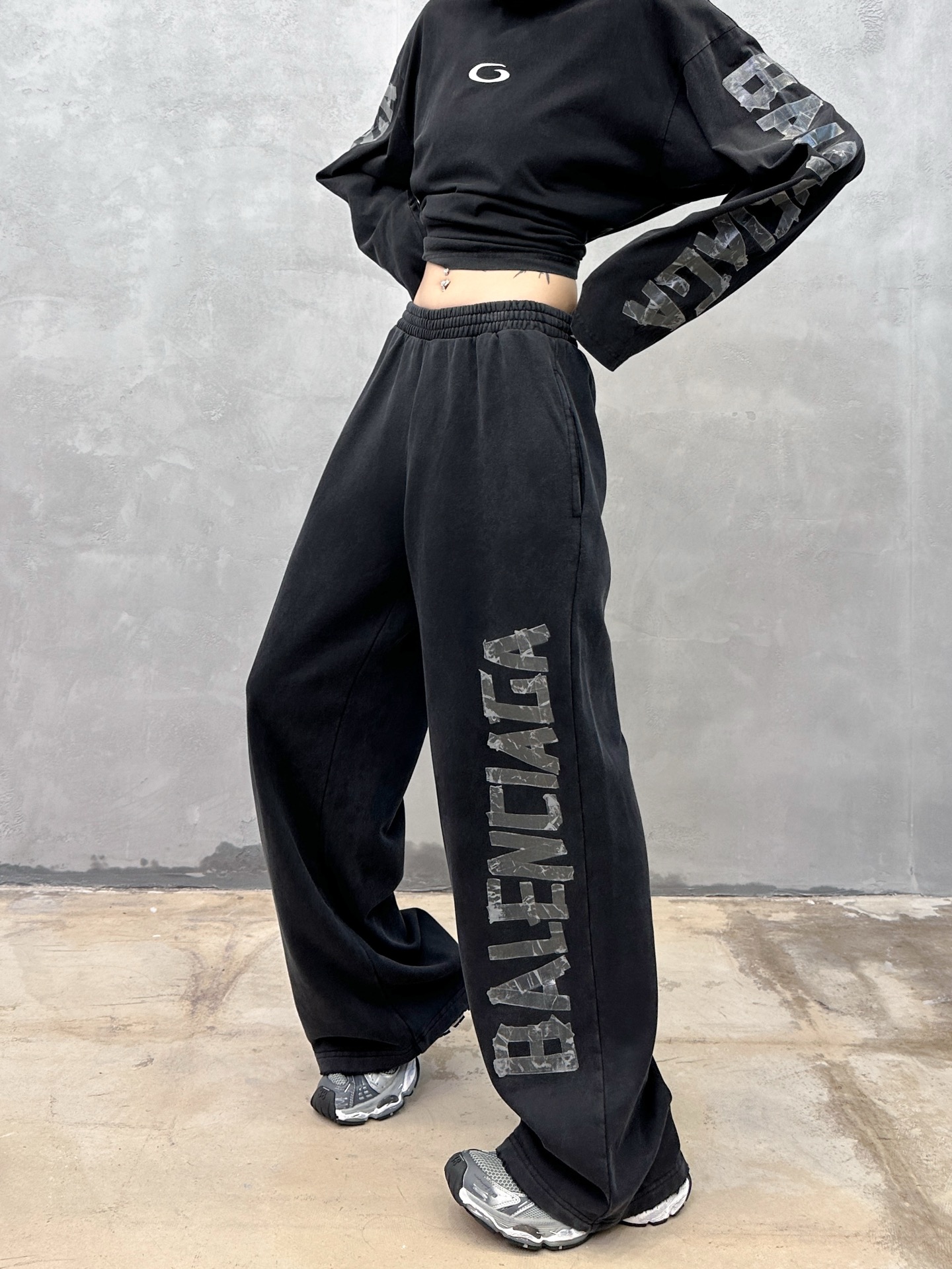 巴黎 ｜ 新款卫裤，成衣洗水炒色吊磨印花工艺，男女同款，尺码sml