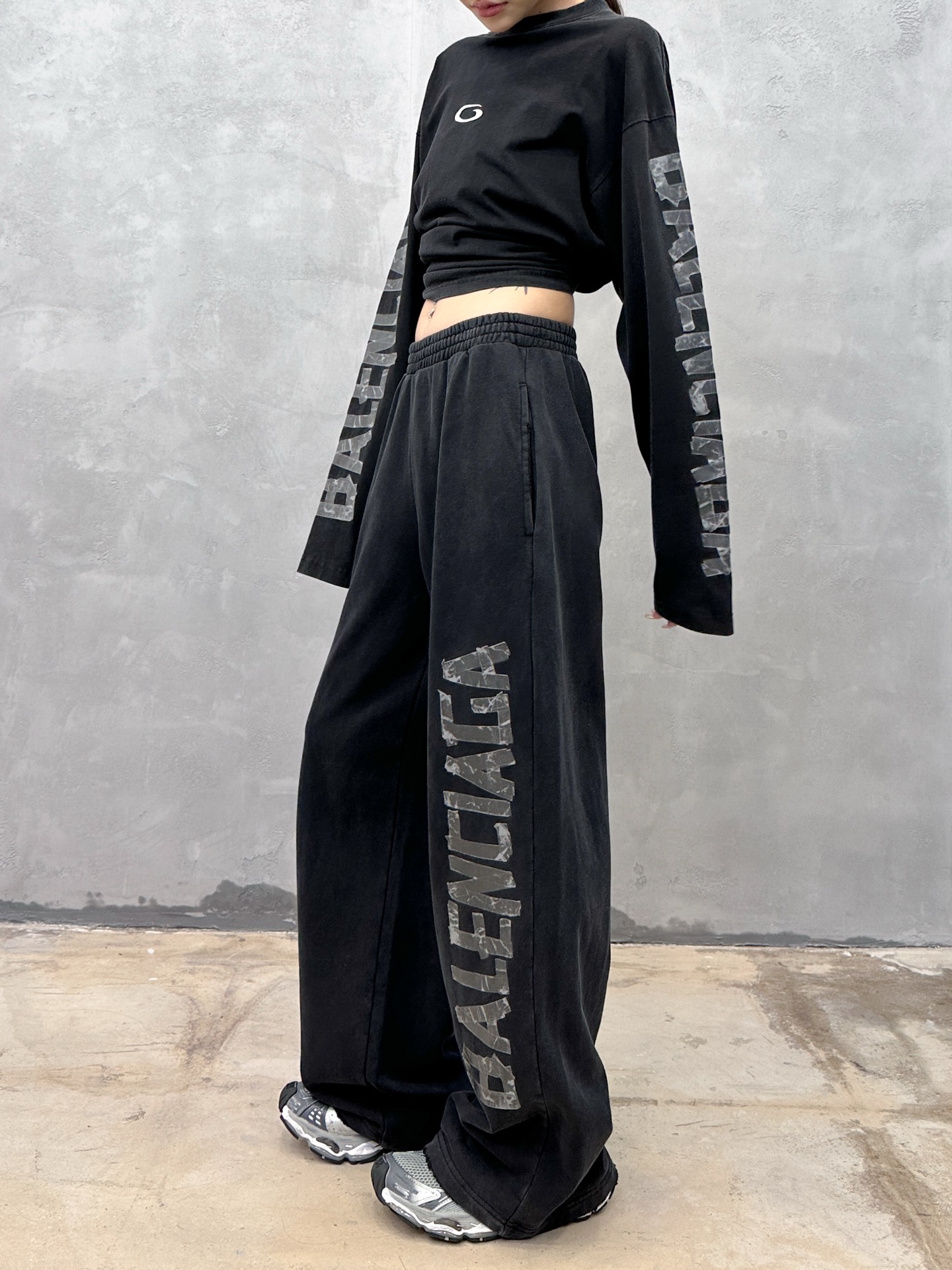 巴黎 ｜ 新款卫裤，成衣洗水炒色吊磨印花工艺，男女同款，尺码sml