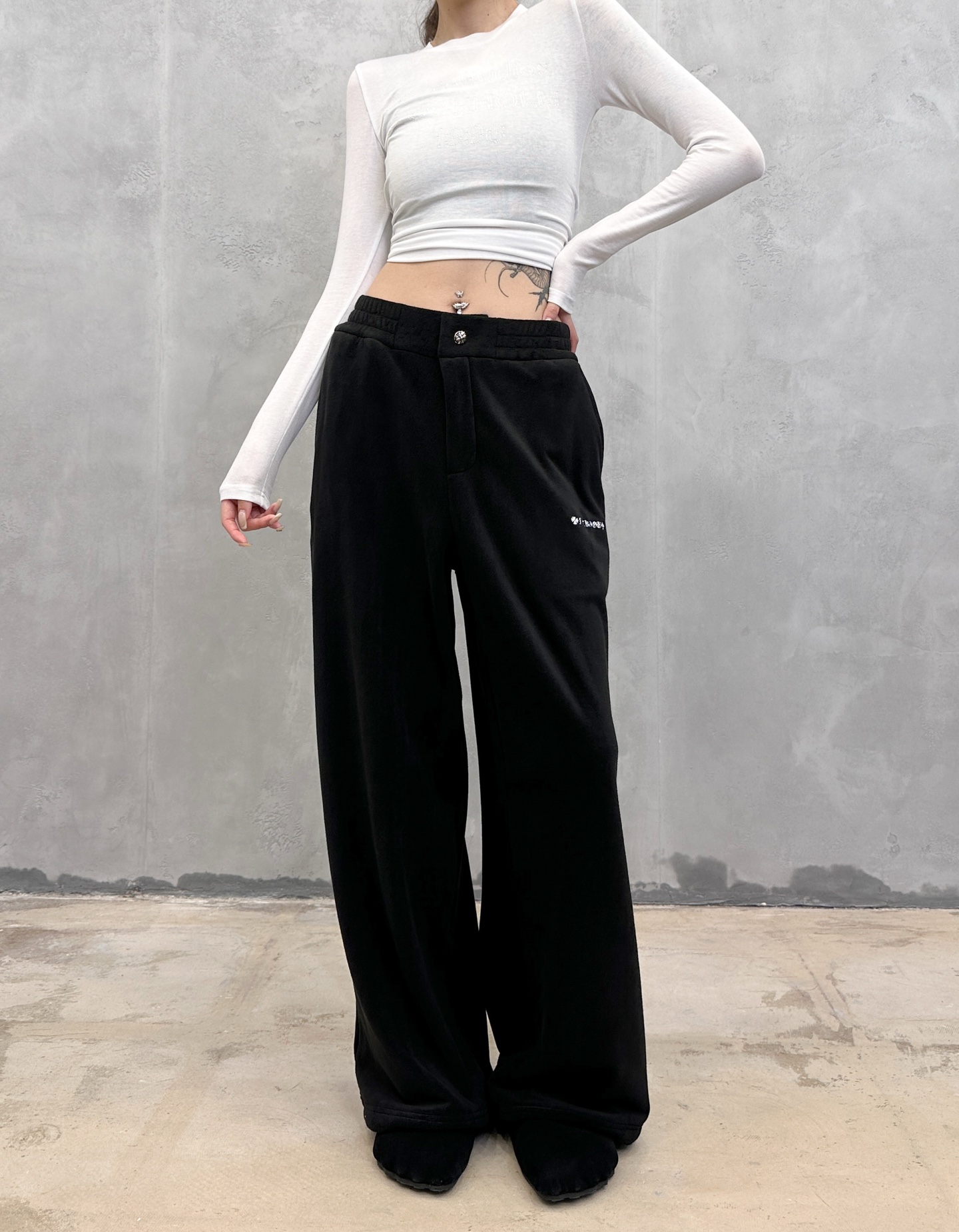 克罗心 ｜ 新款休闲裤，经典刺绣标，进口高密细绒保暖面料，休闲时尚，男女同款，尺码sml