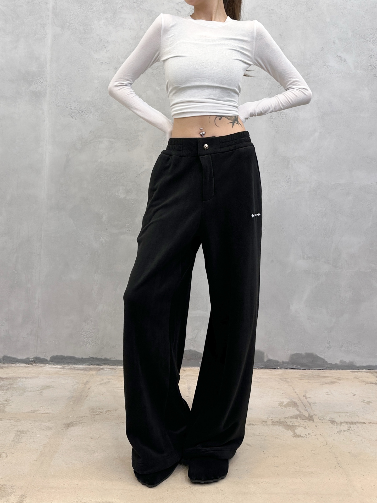 克罗心 ｜ 新款休闲裤，经典刺绣标，进口高密细绒保暖面料，休闲时尚，男女同款，尺码sml