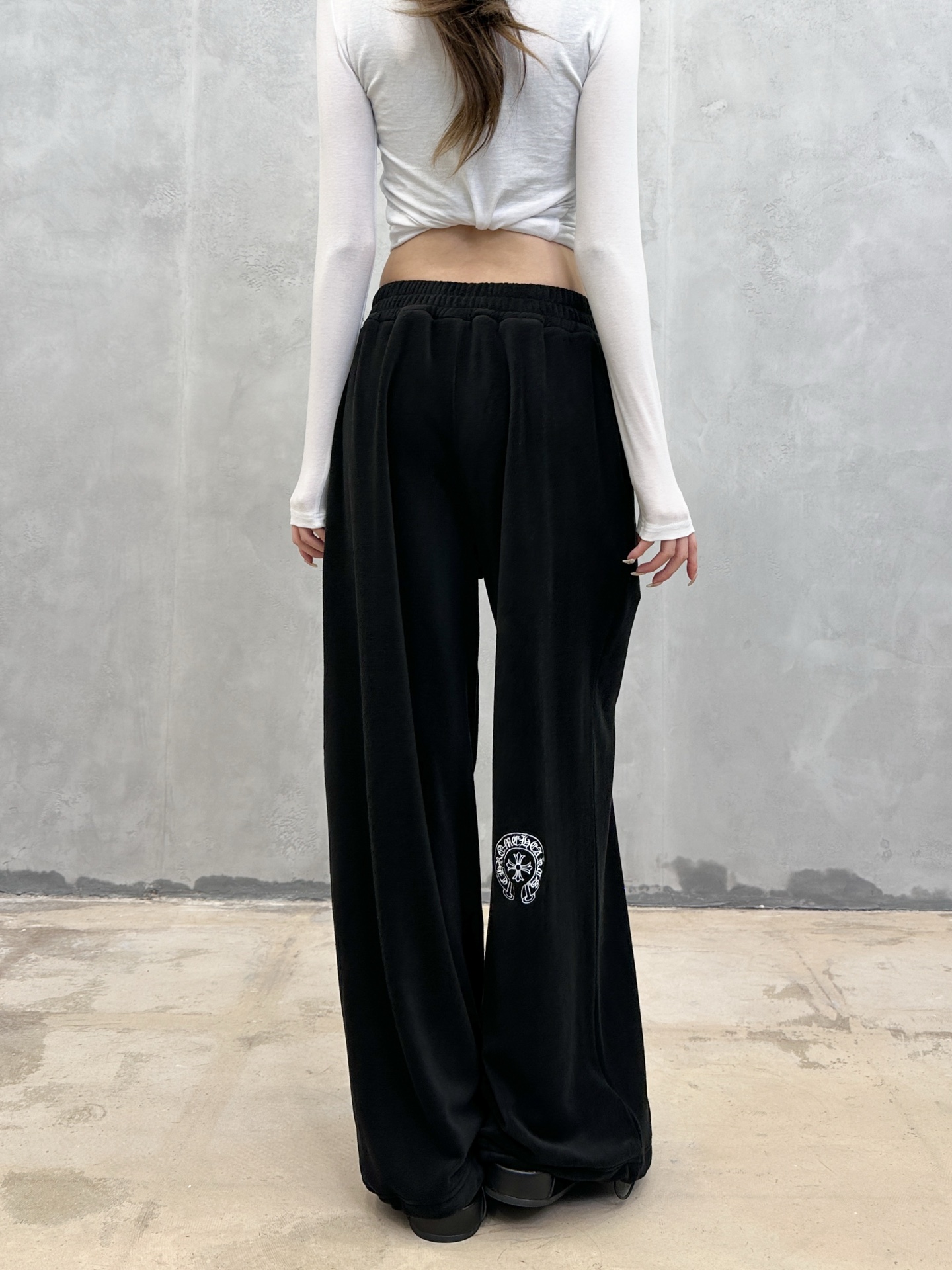 克罗心 ｜ 新款休闲裤，经典刺绣标，进口高密细绒保暖面料，休闲时尚，男女同款，尺码sml