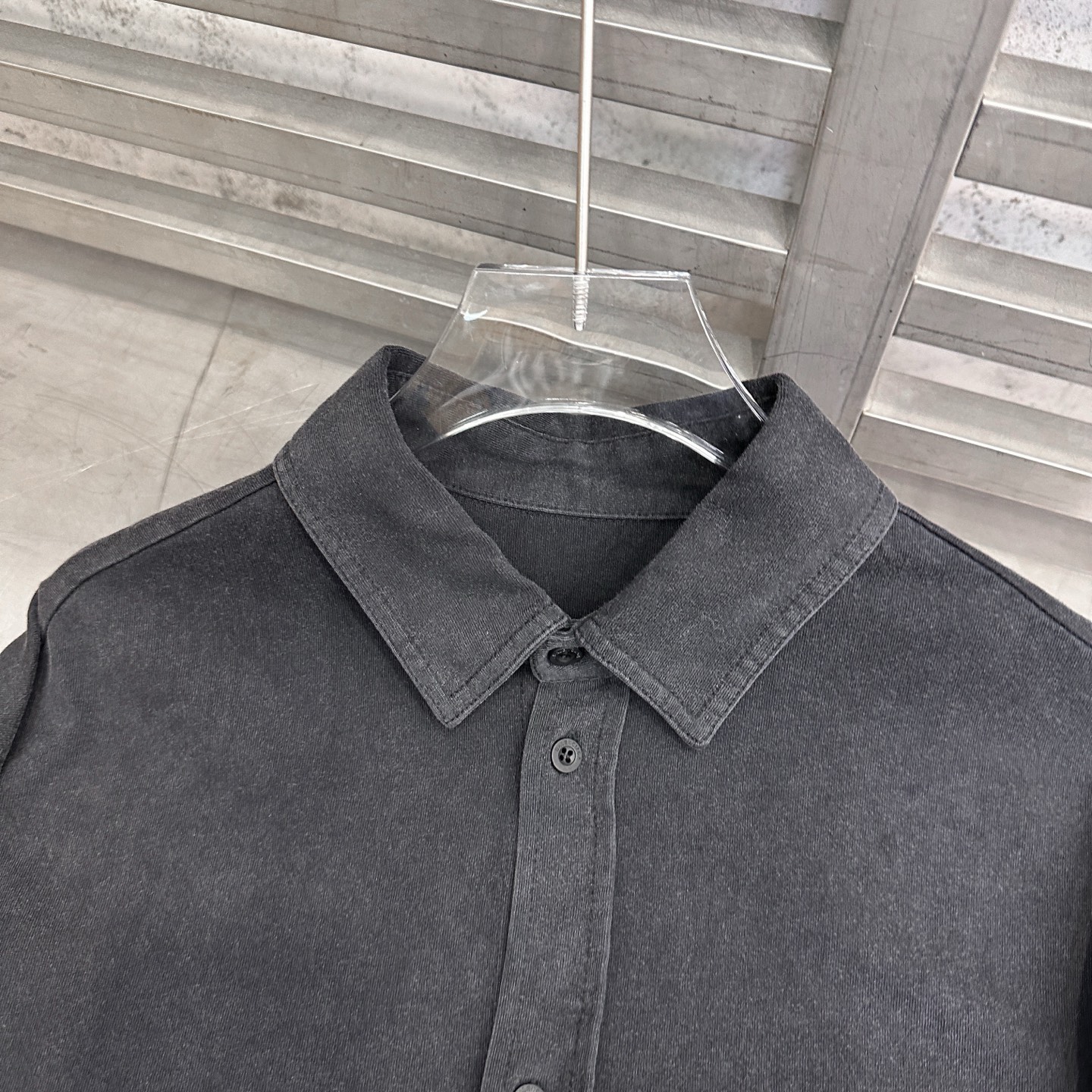 巴黎 ｜ 新款针织衬衣，成衣洗水炒色工艺，经典刺绣标加特殊硅胶印花工艺，100%精梳棉面料，男女同款，尺