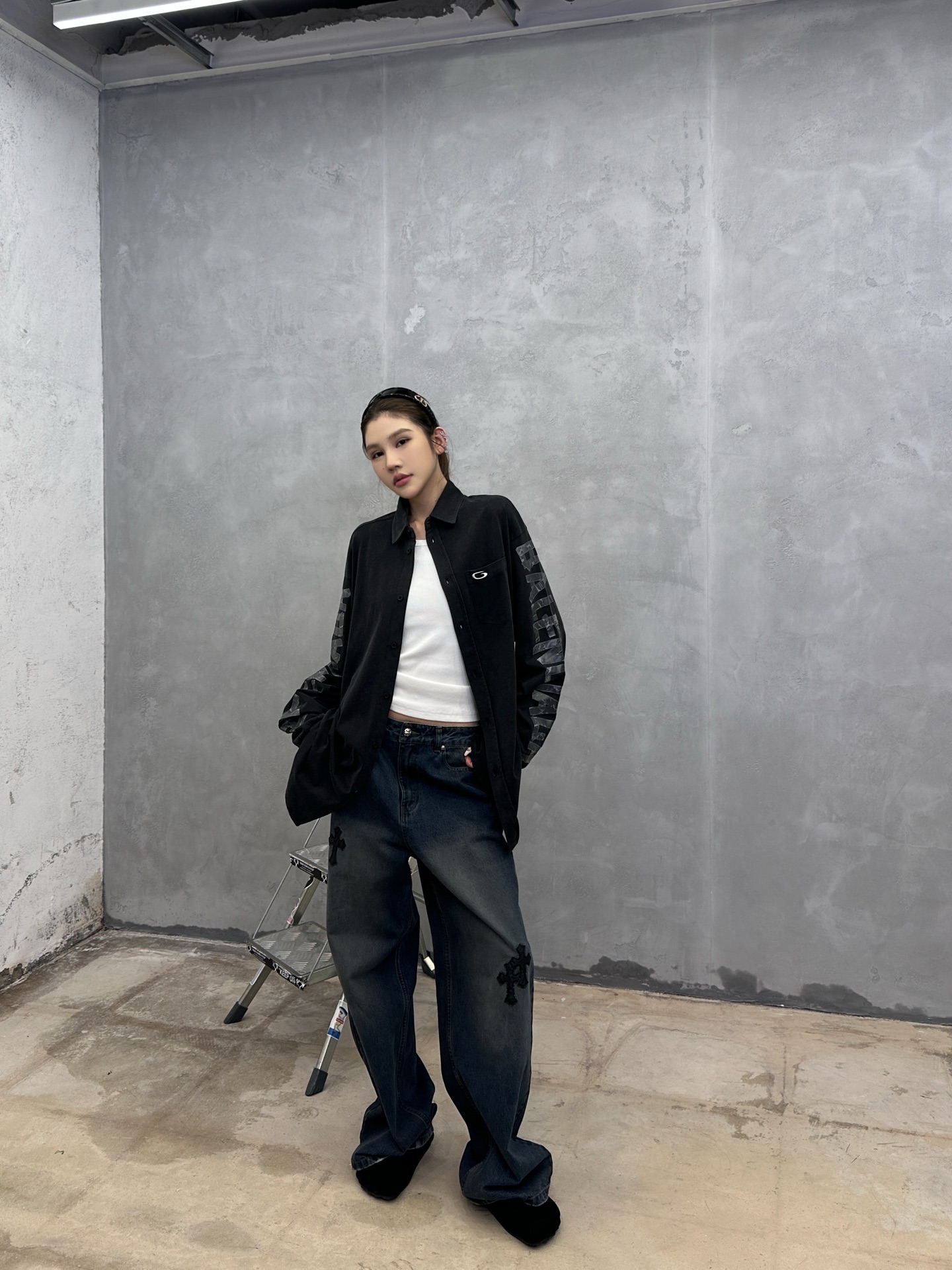 巴黎 ｜ 新款针织衬衣，成衣洗水炒色工艺，经典刺绣标加特殊硅胶印花工艺，100%精梳棉面料，男女同款，尺