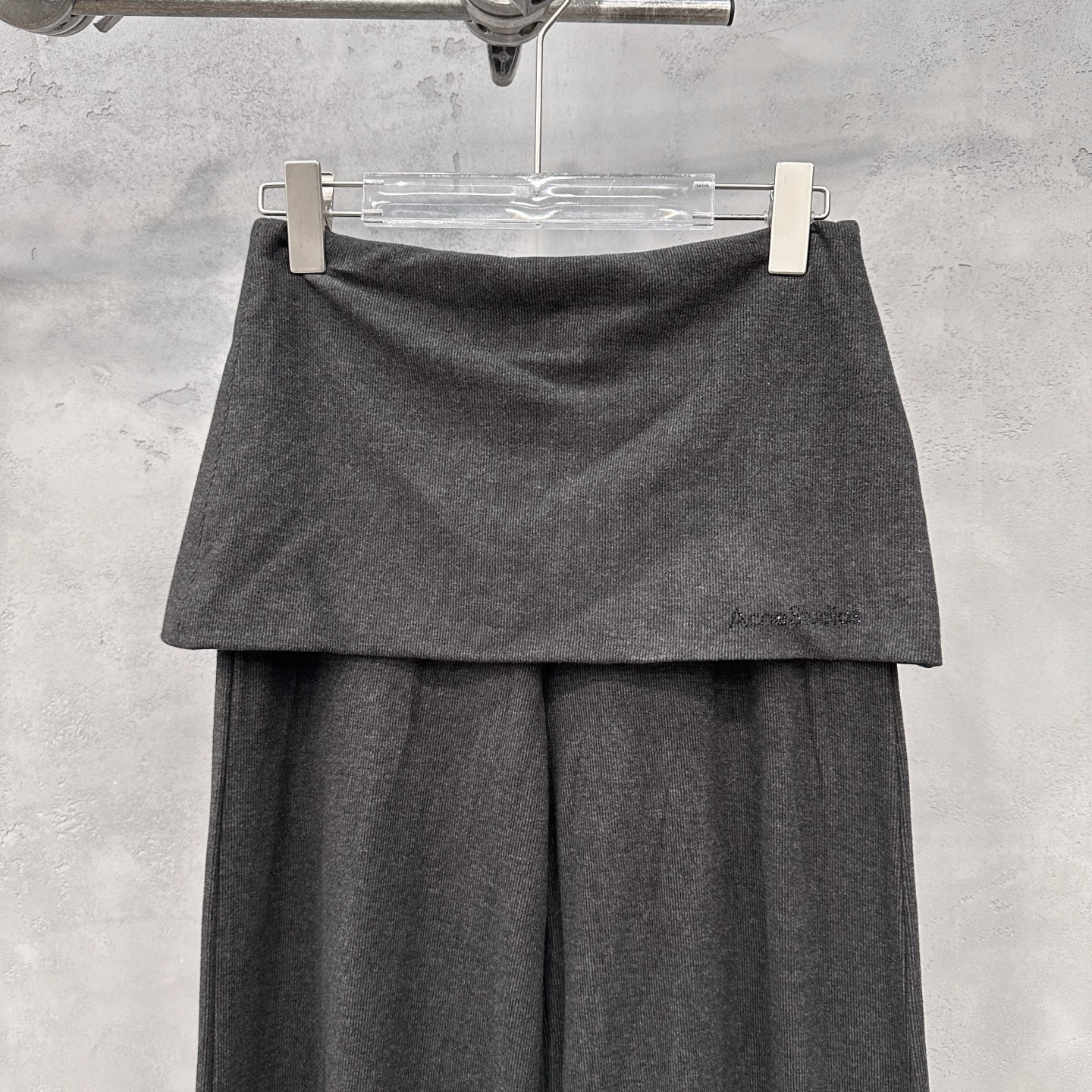 Acne ｜ 新款休闲裤，经典烫钻标，人棉混纺面料，休闲假两件款式，尺码sml