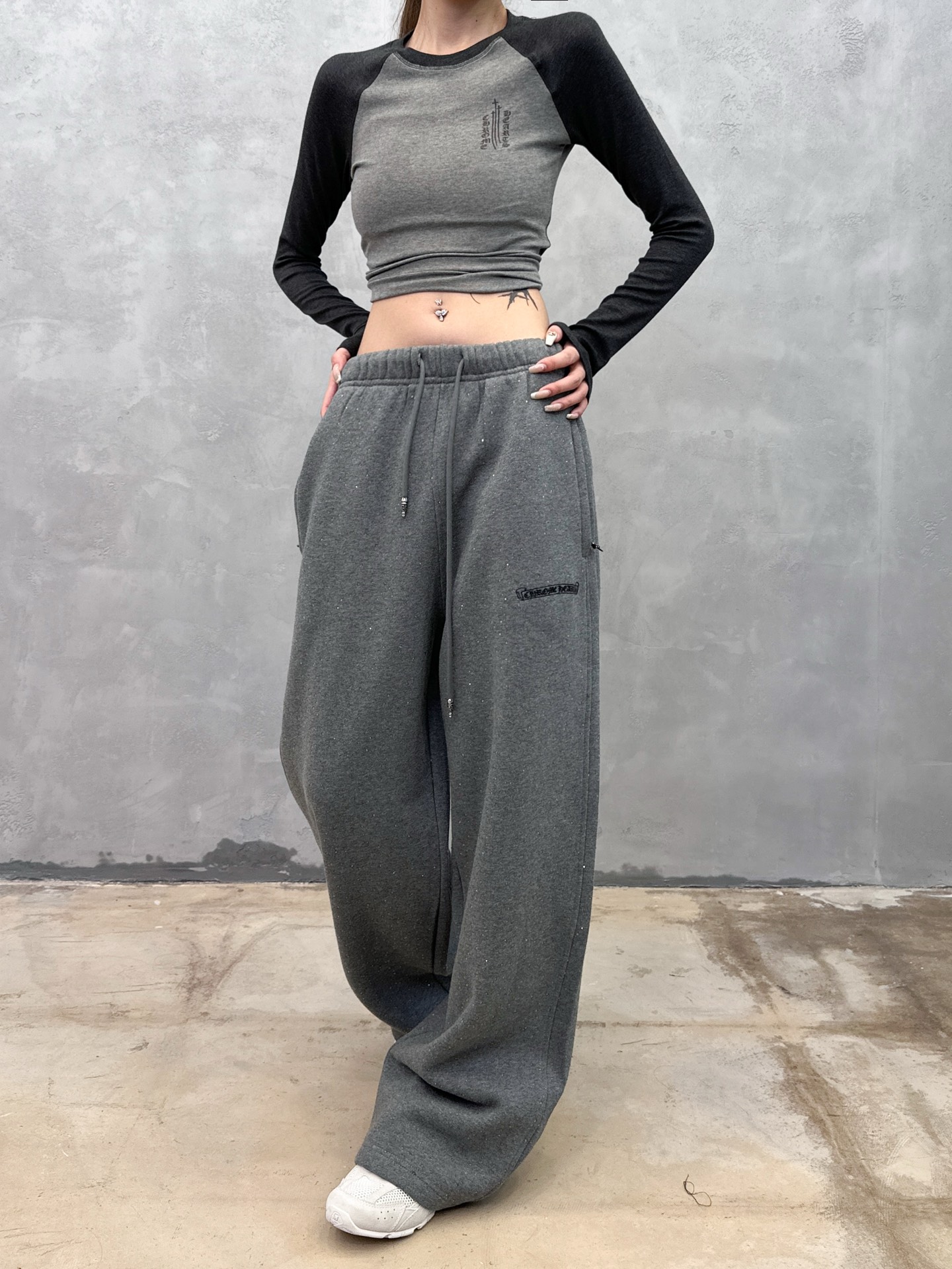 克罗心 ｜ 新款卫裤，经典硅胶闪粉印花标，全身烫钻工艺，休闲时尚，尺码sml