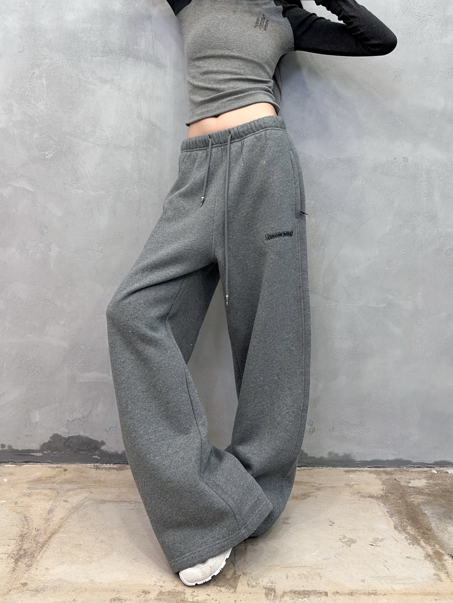 克罗心 ｜ 新款卫裤，经典硅胶闪粉印花标，全身烫钻工艺，休闲时尚，尺码sml