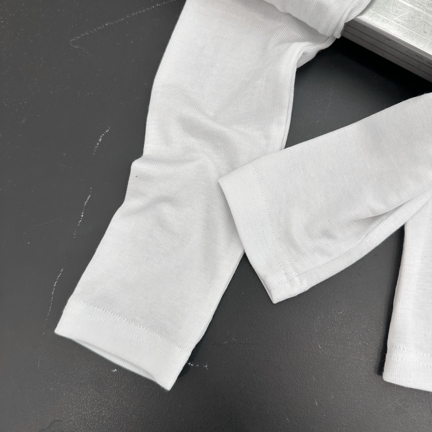 Acne ｜ 新款长袖打底，成衣洗水烫钻工艺，莱赛尔混纺面料，休闲时尚，尺码sml