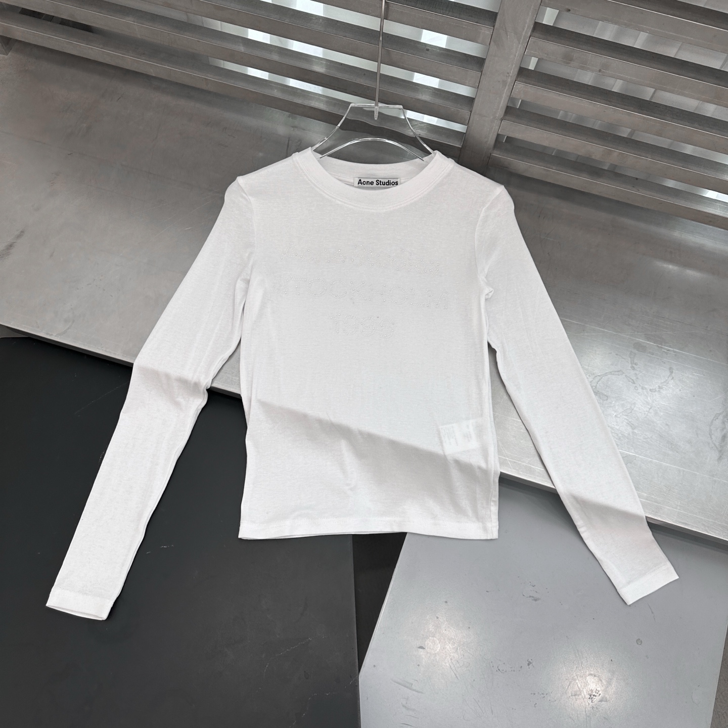 Acne ｜ 新款长袖打底，成衣洗水烫钻工艺，莱赛尔混纺面料，休闲时尚，尺码sml