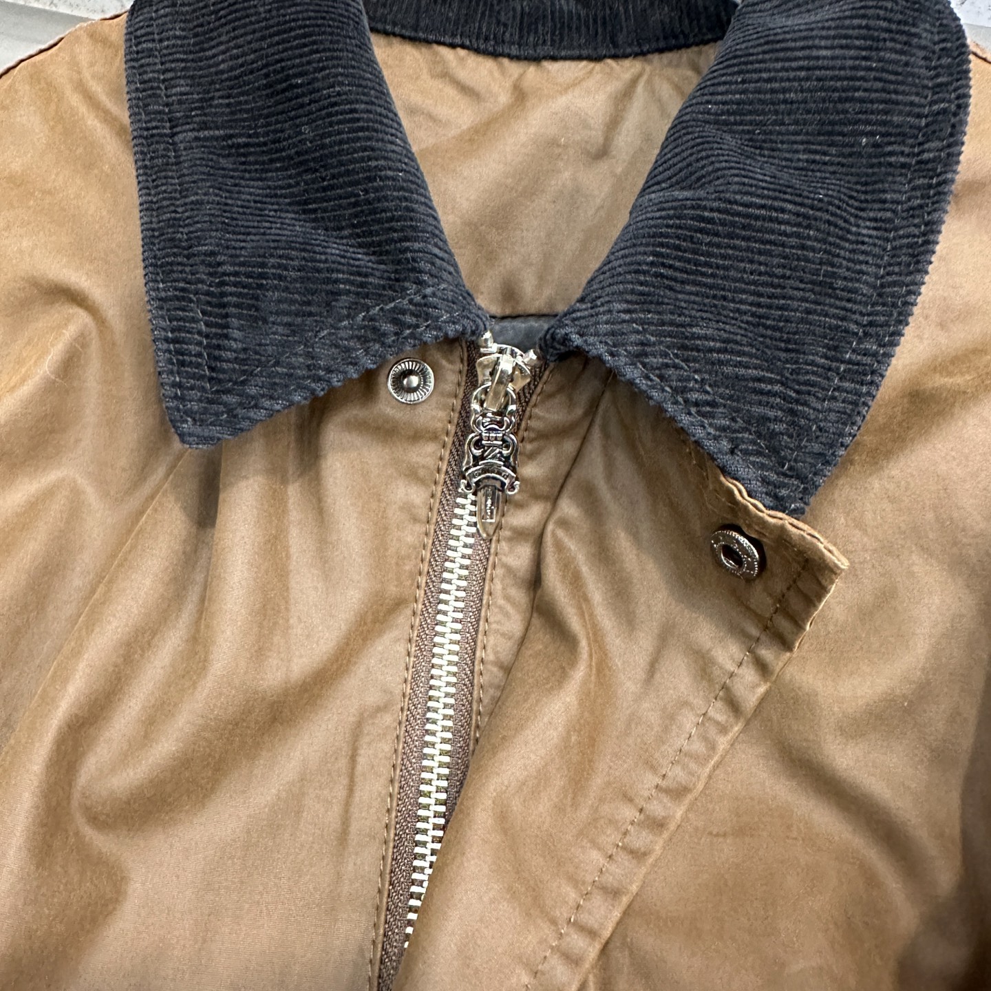 克罗心 ｜ 新款卡哈特风格外套，成衣洗水加软工艺，手工刺绣十字标，日本进口高密涂层风衣面料，男女同款，尺