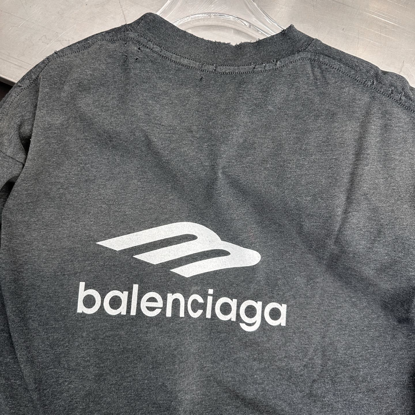 巴黎 ｜ 新款长袖t，成衣洗水喷色吊磨工艺加多处印花，男女同款，尺码sml