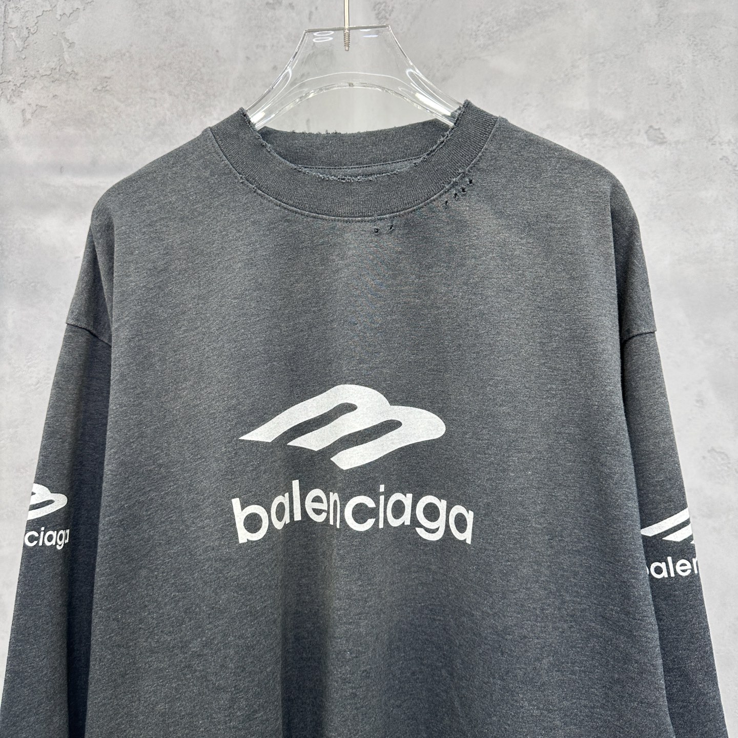 巴黎 ｜ 新款长袖t，成衣洗水喷色吊磨工艺加多处印花，男女同款，尺码sml