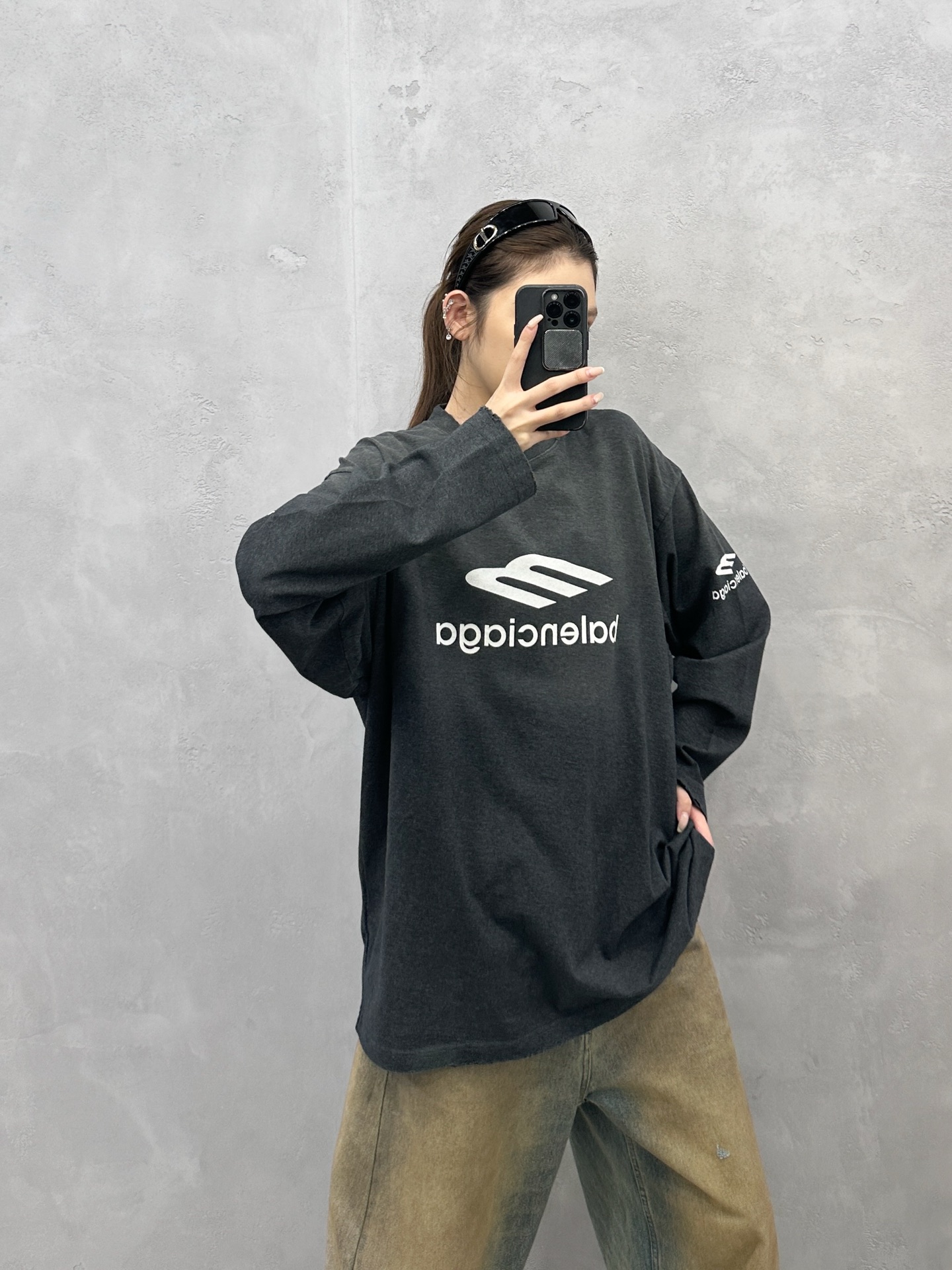 巴黎 ｜ 新款长袖t，成衣洗水喷色吊磨工艺加多处印花，男女同款，尺码sml