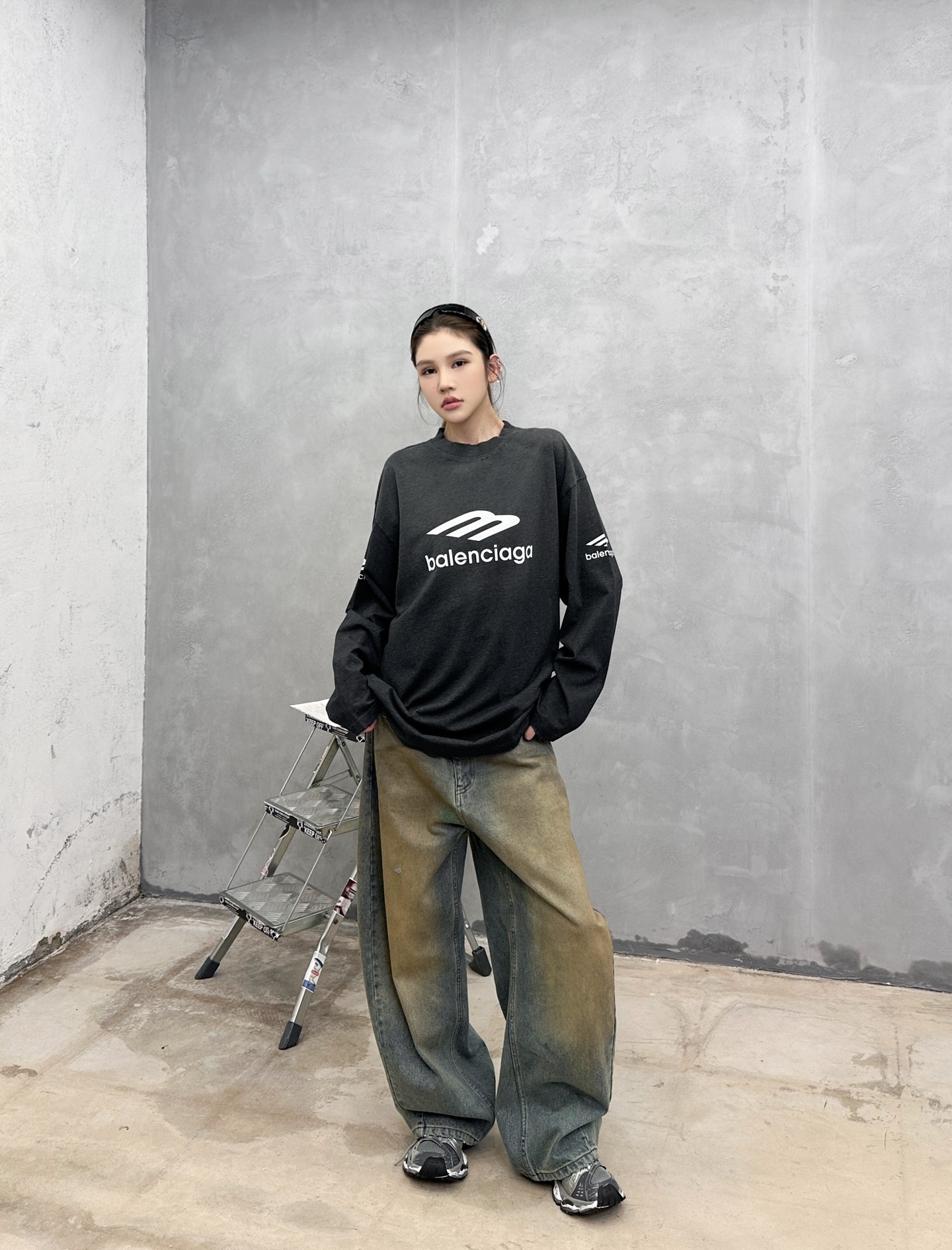 巴黎 ｜ 新款长袖t，成衣洗水喷色吊磨工艺加多处印花，男女同款，尺码sml