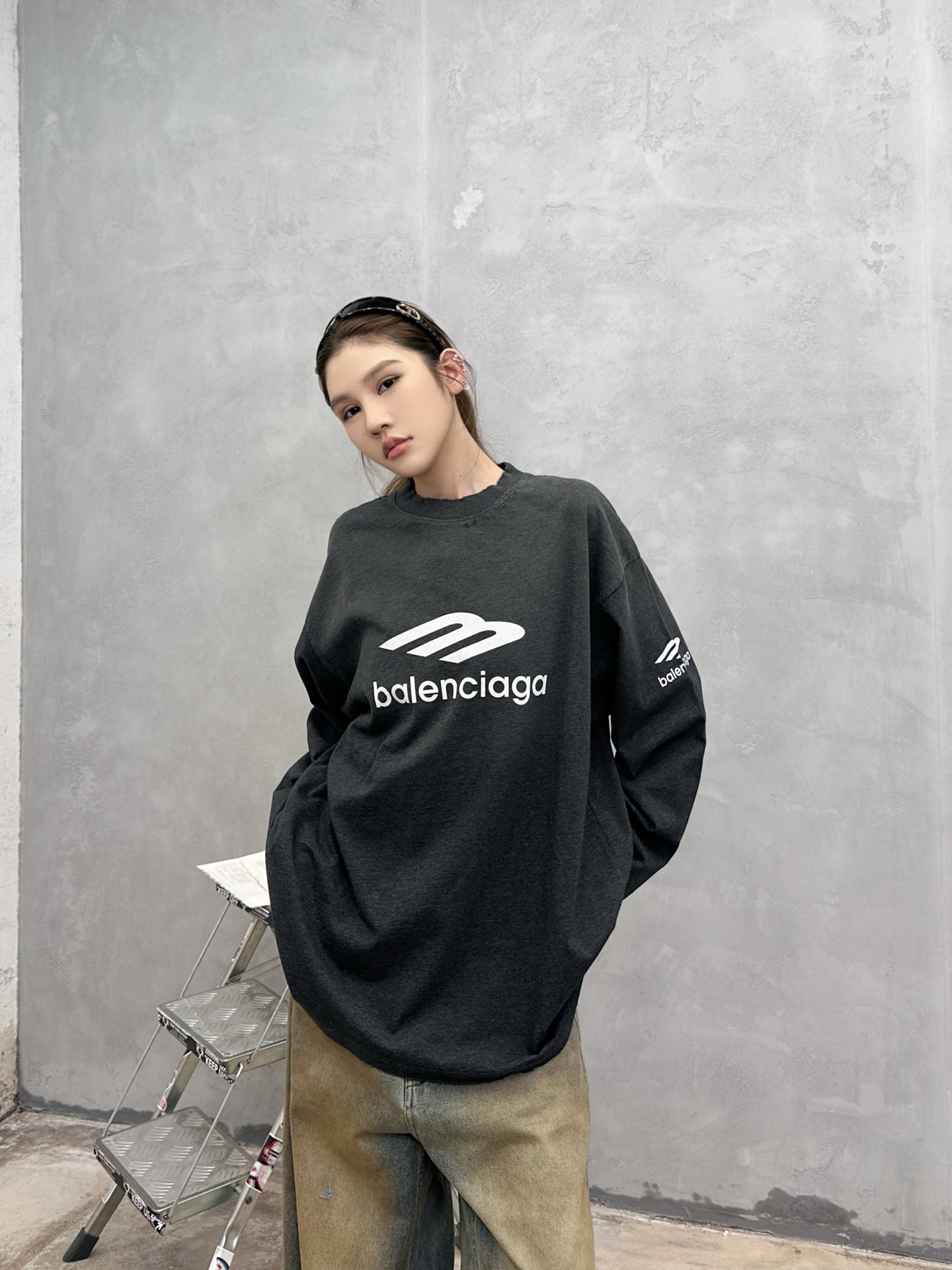 巴黎 ｜ 新款长袖t，成衣洗水喷色吊磨工艺加多处印花，男女同款，尺码sml