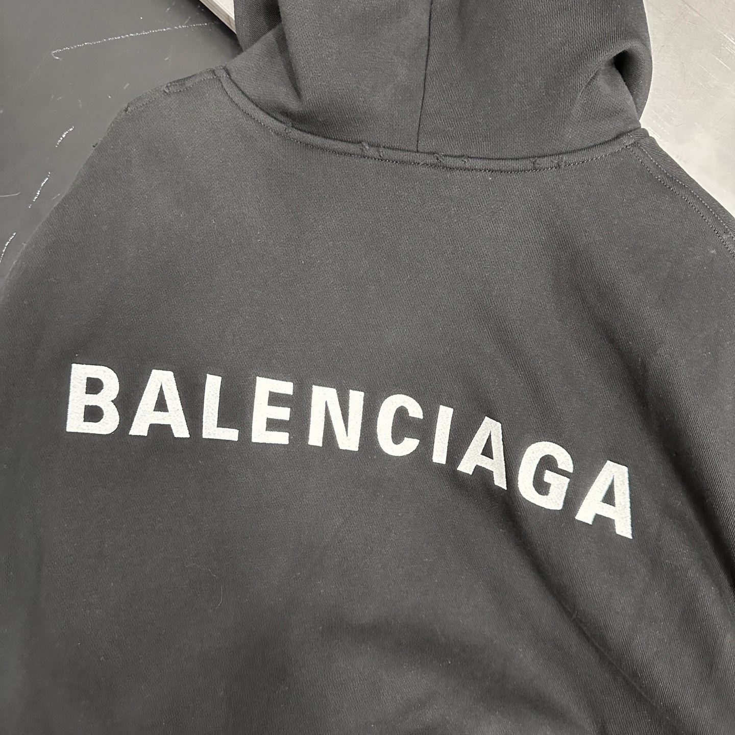 巴黎 ｜ 新款外套开衫，成衣洗水吊磨工艺，内外双层做工，外部加厚针织面料，内里高密摇粒绒保暖面料，休闲时