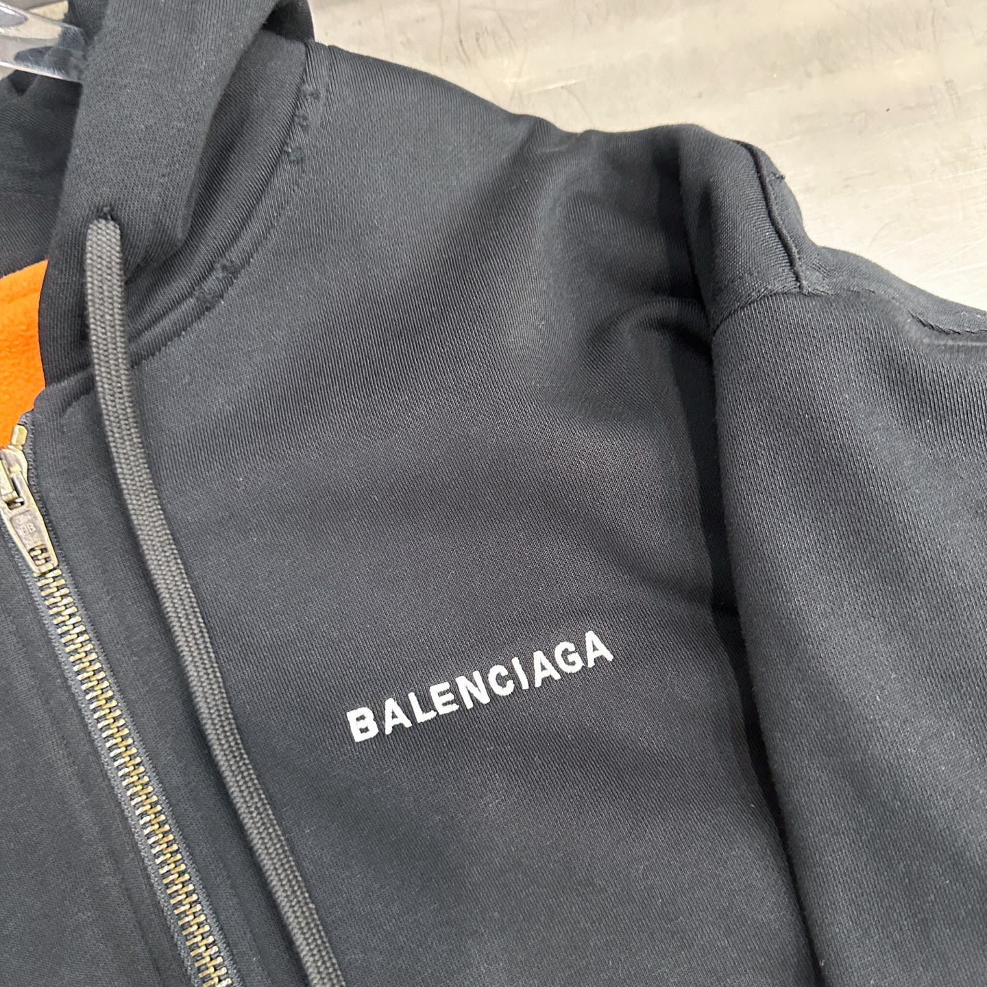 巴黎 ｜ 新款外套开衫，成衣洗水吊磨工艺，内外双层做工，外部加厚针织面料，内里高密摇粒绒保暖面料，休闲时