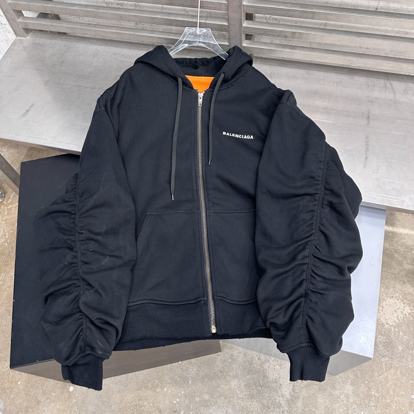 巴黎 ｜ 新款外套开衫，成衣洗水吊磨工艺，内外双层做工，外部加厚针织面料，内里高密摇粒绒保暖面料，休闲时