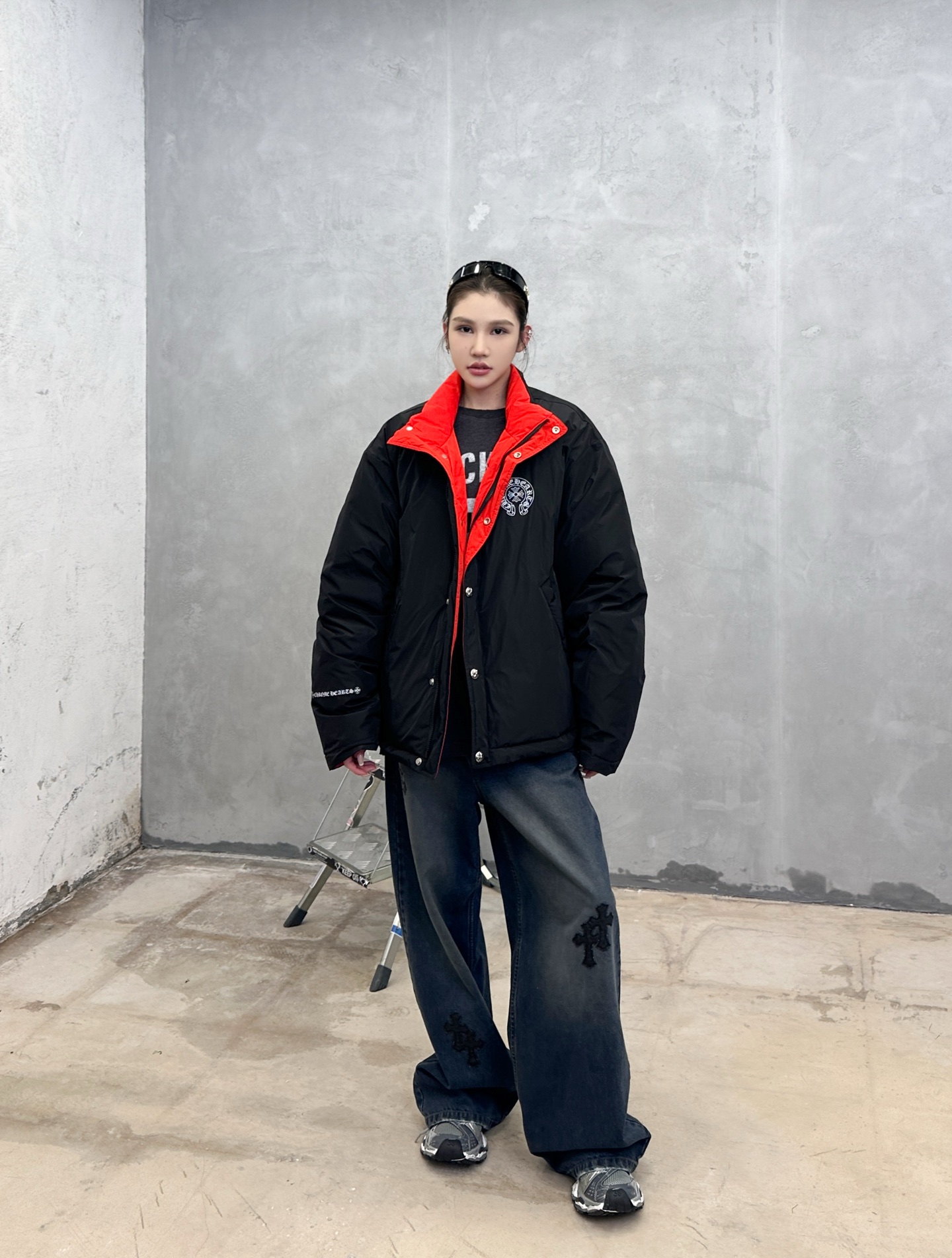 克罗心 ｜ 新款羽绒服，成衣四处印花标，外黑内红撞色设计，内外共用羽绒服面料，90白鹅绒，男女同款，尺码