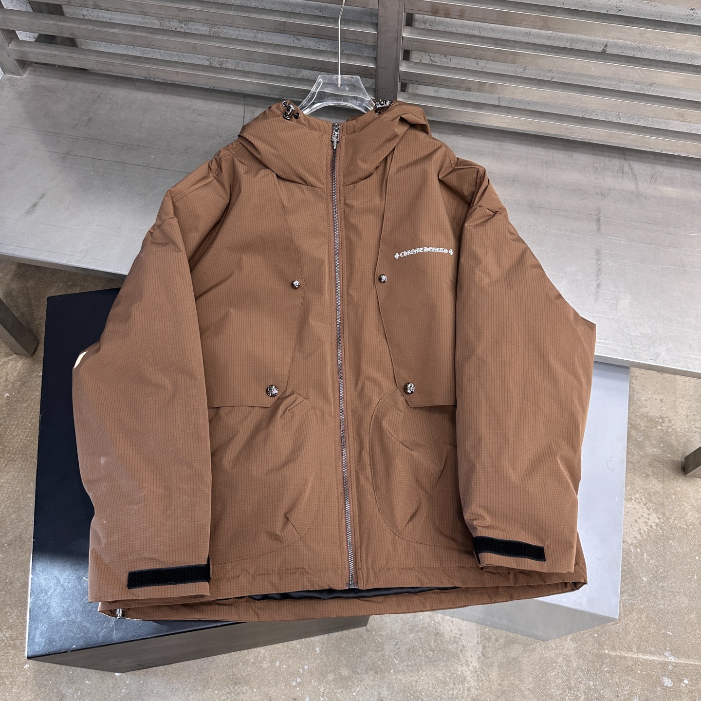 克罗心 ｜ 新款羽绒服，经典刺绣标，结构款90鹅绒填充，休闲时尚，男女同款，尺码sml