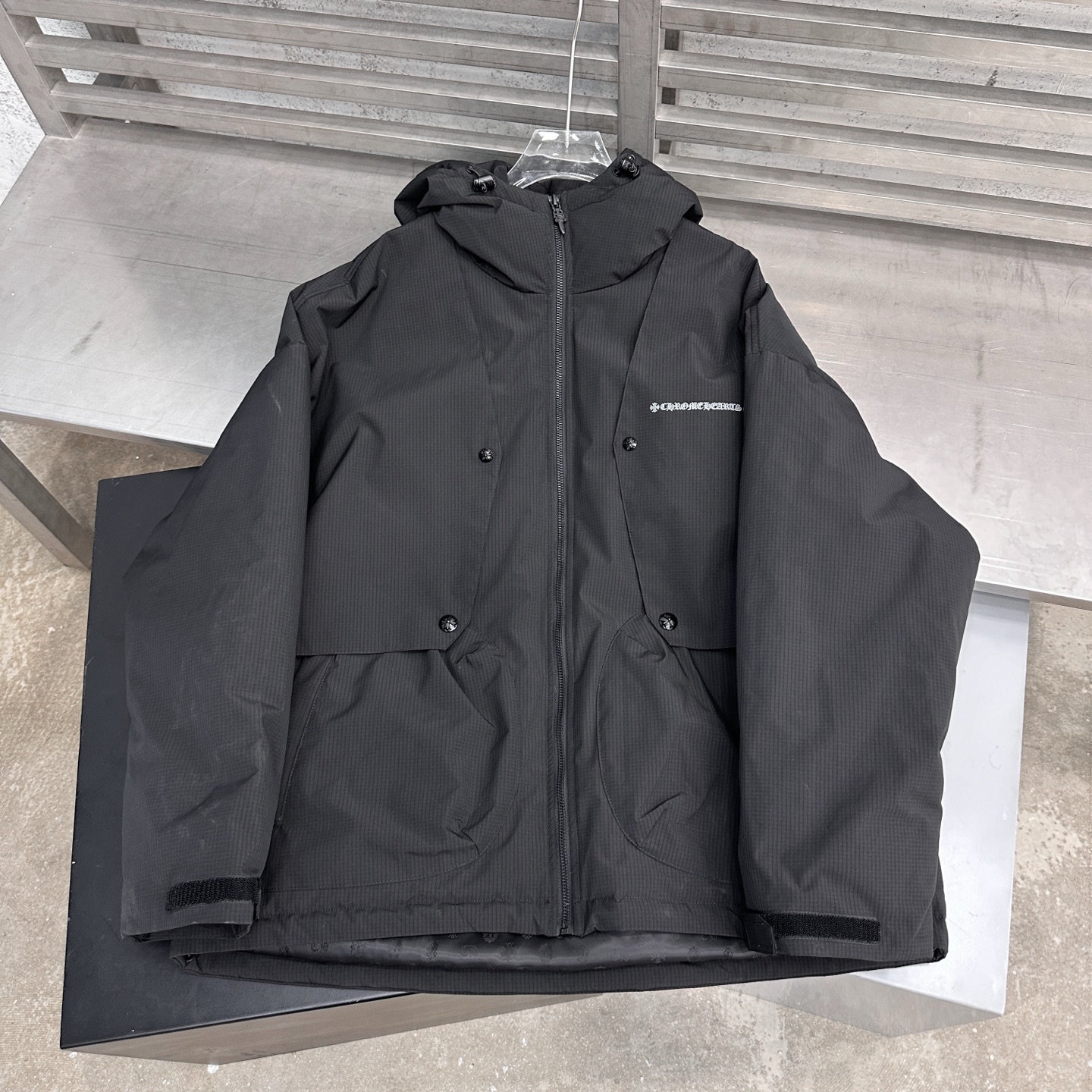 克罗心 ｜ 新款羽绒服，经典刺绣标，结构款90鹅绒填充，休闲时尚，男女同款，尺码sml