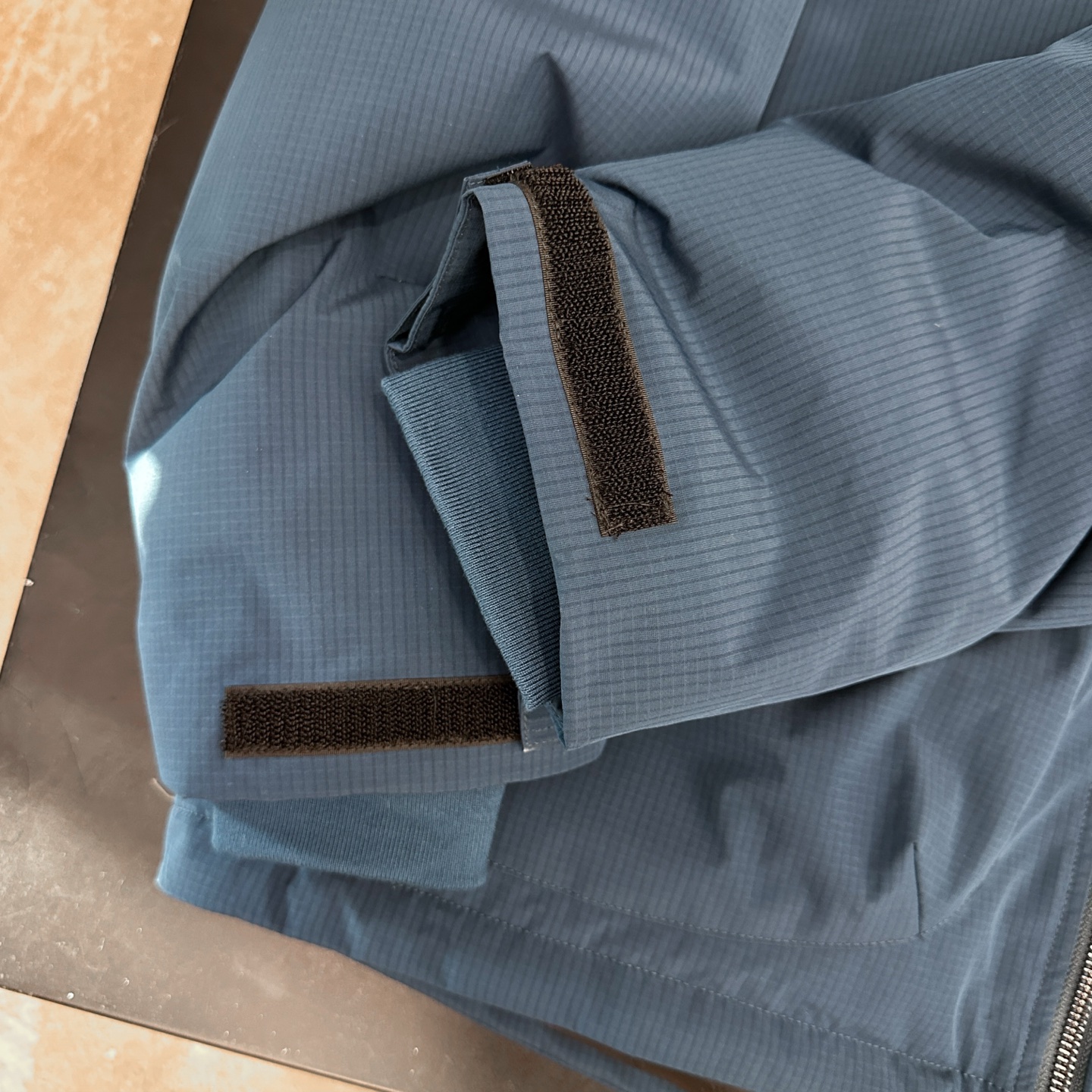 克罗心 ｜ 新款羽绒服，经典刺绣标，结构款90鹅绒填充，休闲时尚，男女同款，尺码sml