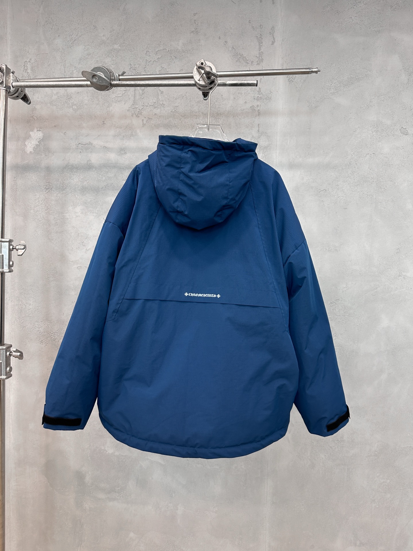 克罗心 ｜ 新款羽绒服，经典刺绣标，结构款90鹅绒填充，休闲时尚，男女同款，尺码sml