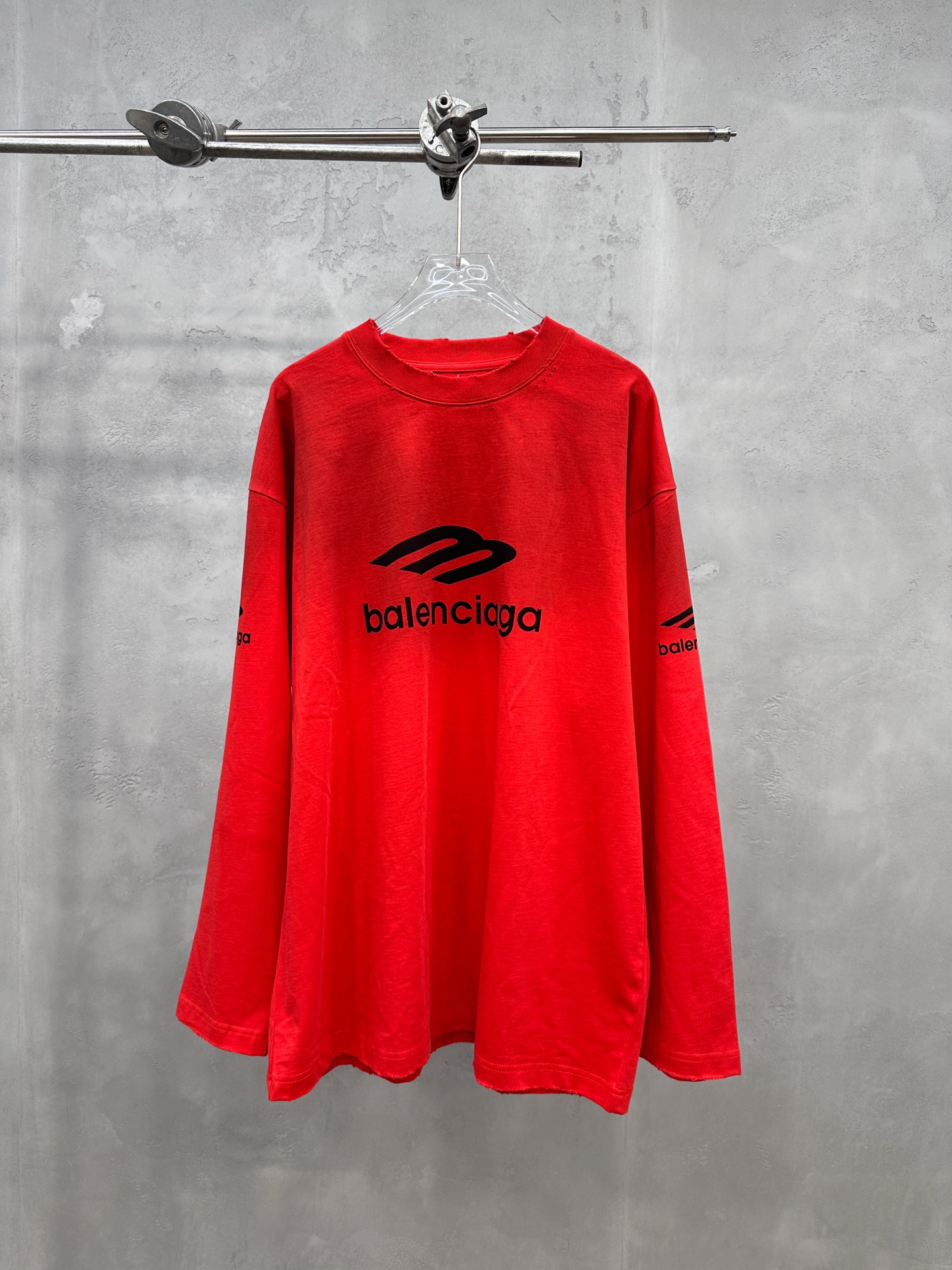 巴黎 ｜ 新款长袖t，成衣洗水喷色吊磨工艺加多处印花，男女同款，尺码sml