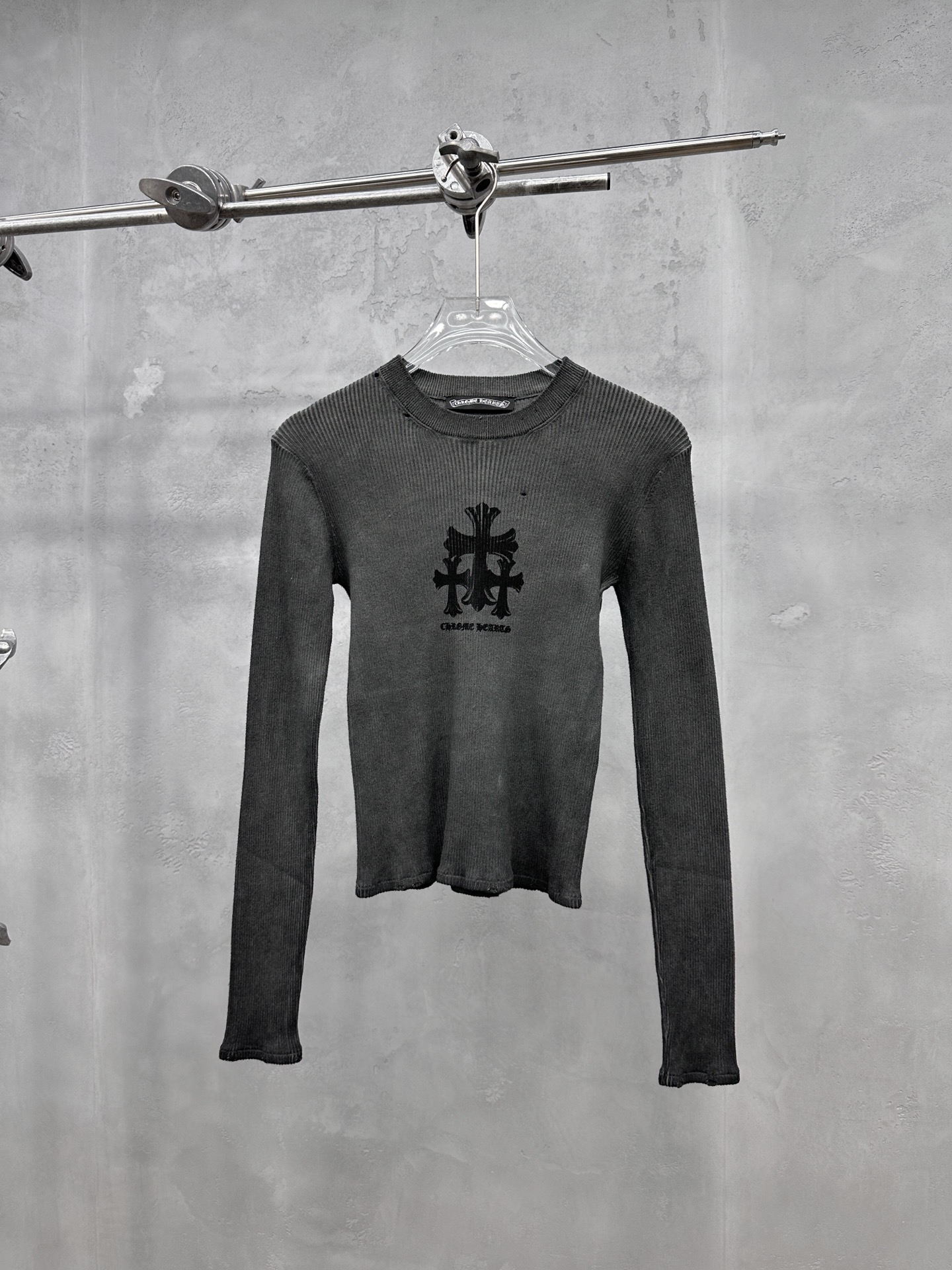 克罗心 ｜ 新款毛织上衣，成衣洗水炒色吊磨工艺加成衣印花，休闲时尚，尺码sml