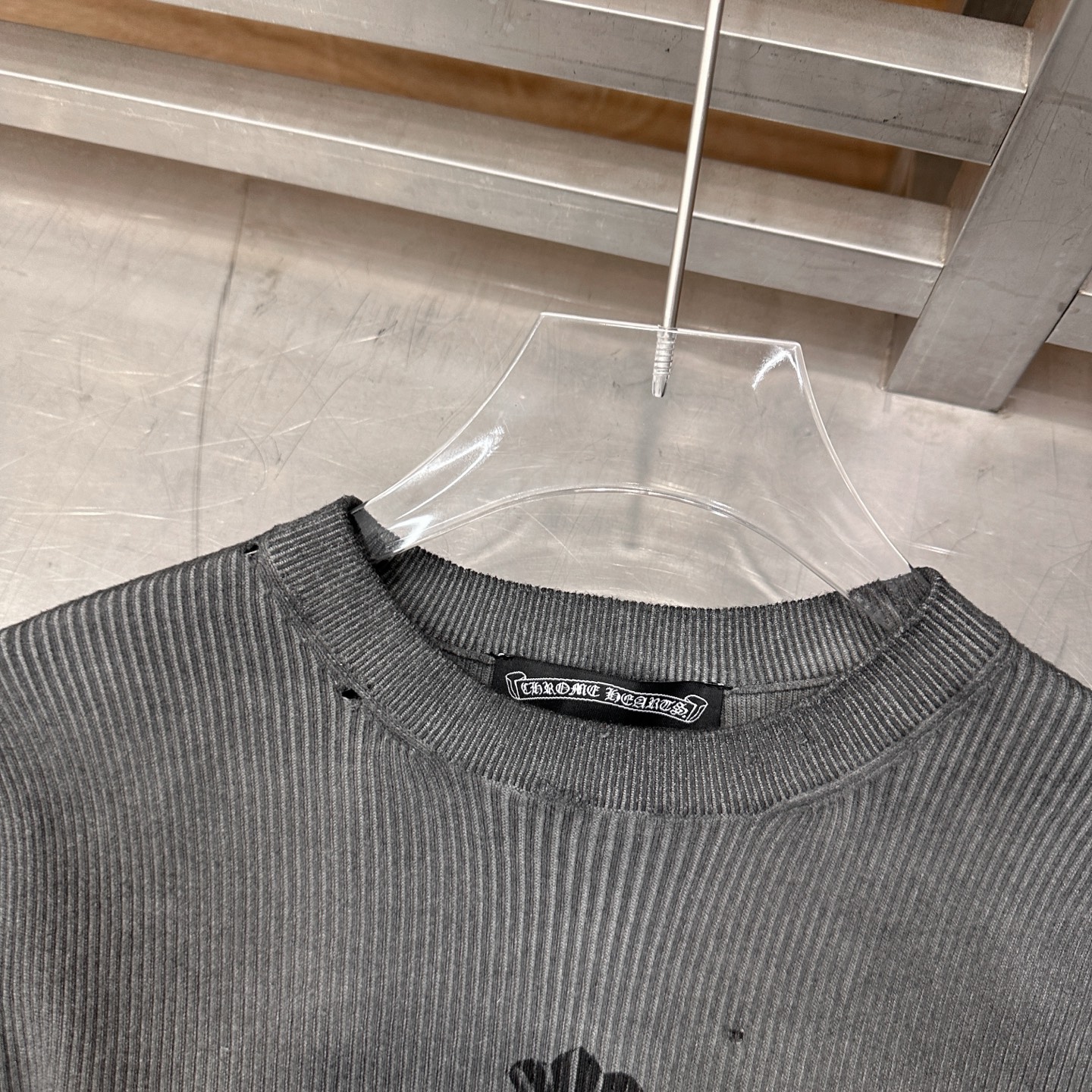 克罗心 ｜ 新款毛织上衣，成衣洗水炒色吊磨工艺加成衣印花，休闲时尚，尺码sml