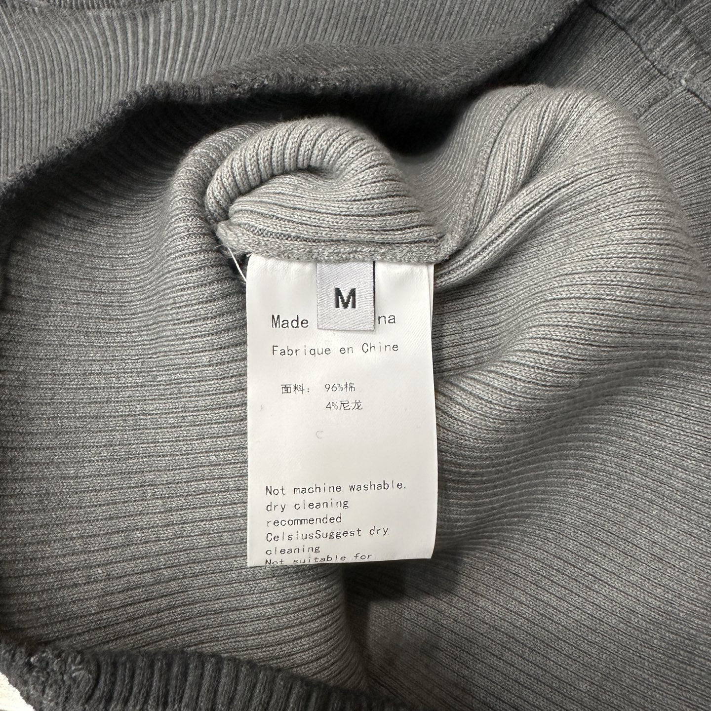 克罗心 ｜ 新款毛织上衣，成衣洗水炒色吊磨工艺加成衣印花，休闲时尚，尺码sml