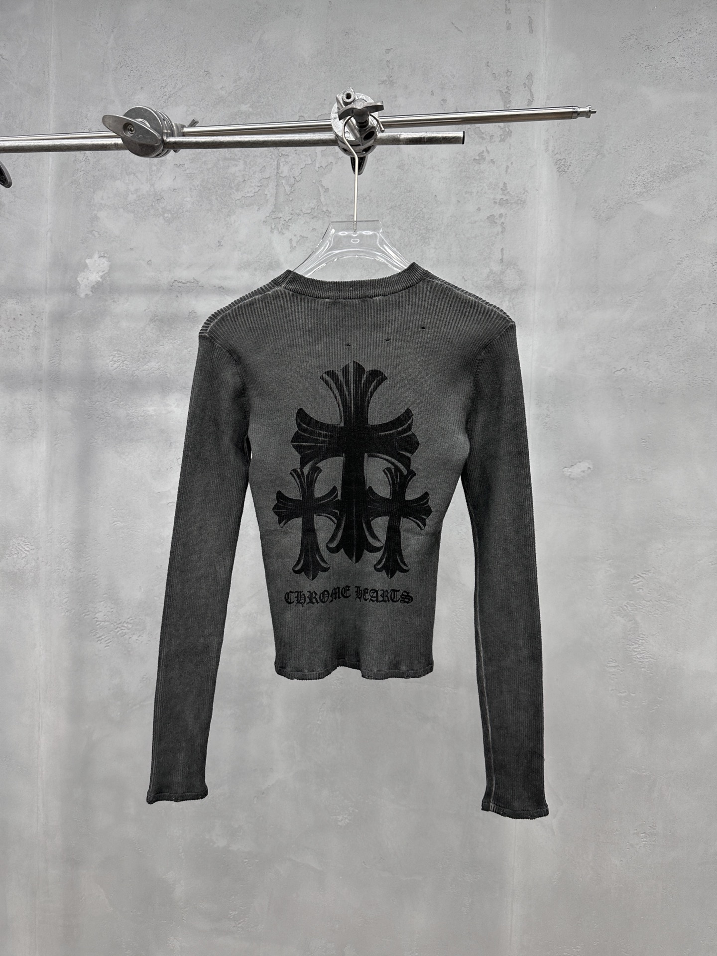 克罗心 ｜ 新款毛织上衣，成衣洗水炒色吊磨工艺加成衣印花，休闲时尚，尺码sml