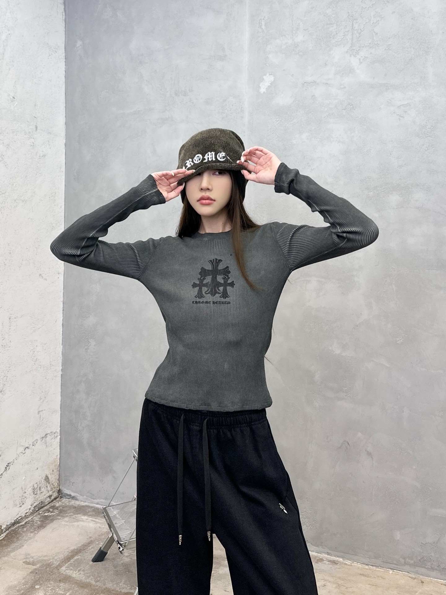 克罗心 ｜ 新款毛织上衣，成衣洗水炒色吊磨工艺加成衣印花，休闲时尚，尺码sml