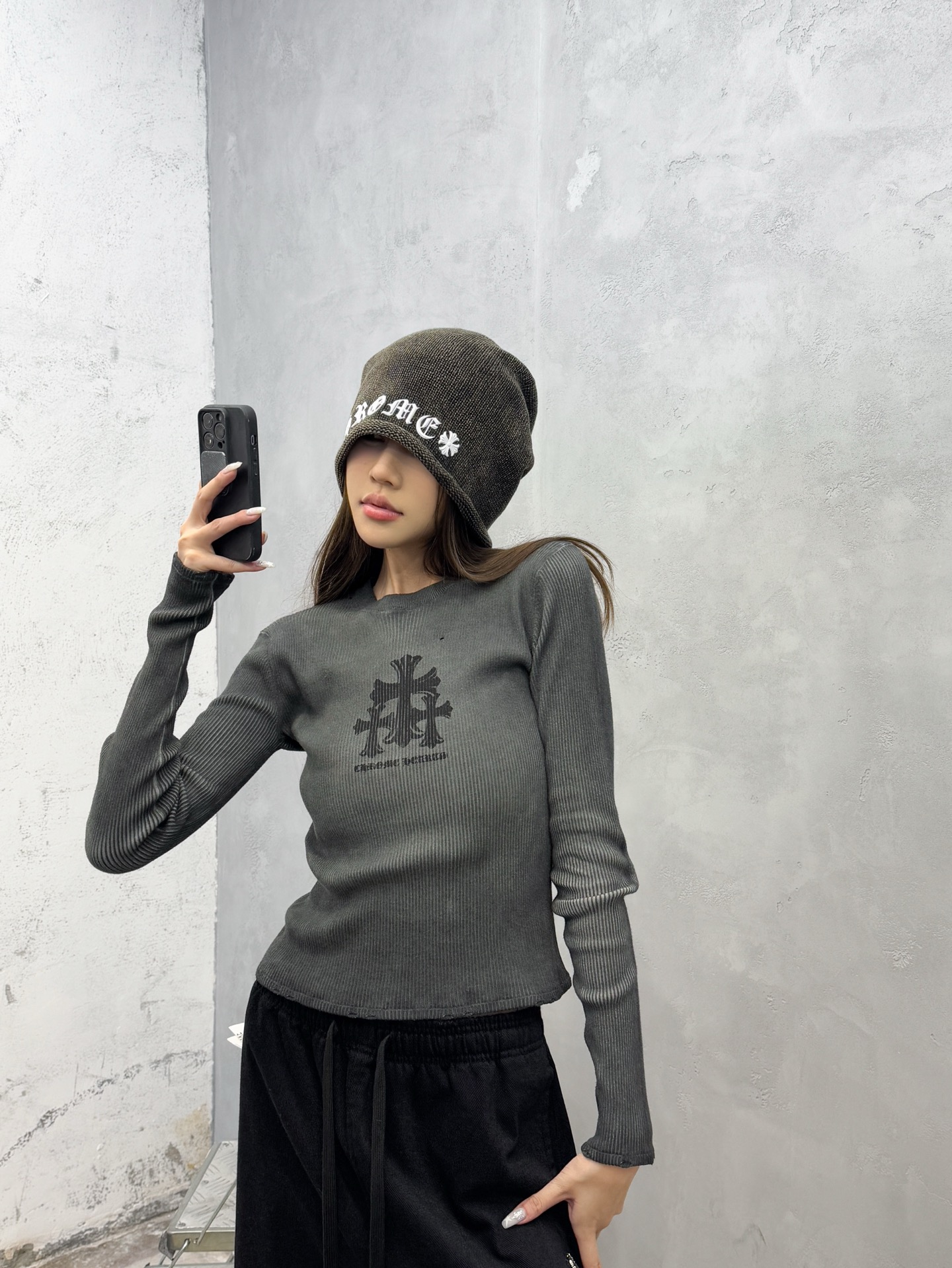 克罗心 ｜ 新款毛织上衣，成衣洗水炒色吊磨工艺加成衣印花，休闲时尚，尺码sml