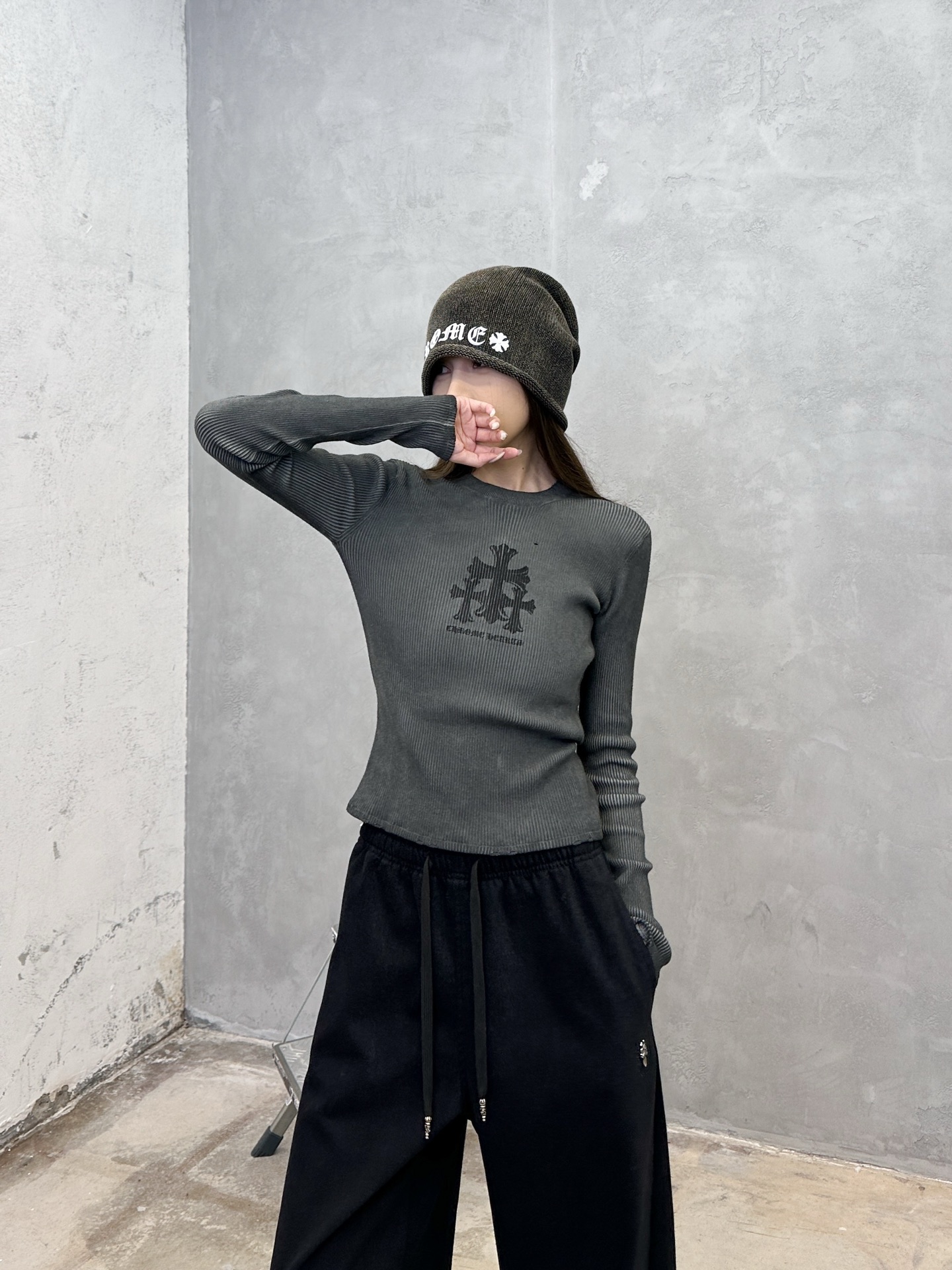 克罗心 ｜ 新款毛织上衣，成衣洗水炒色吊磨工艺加成衣印花，休闲时尚，尺码sml