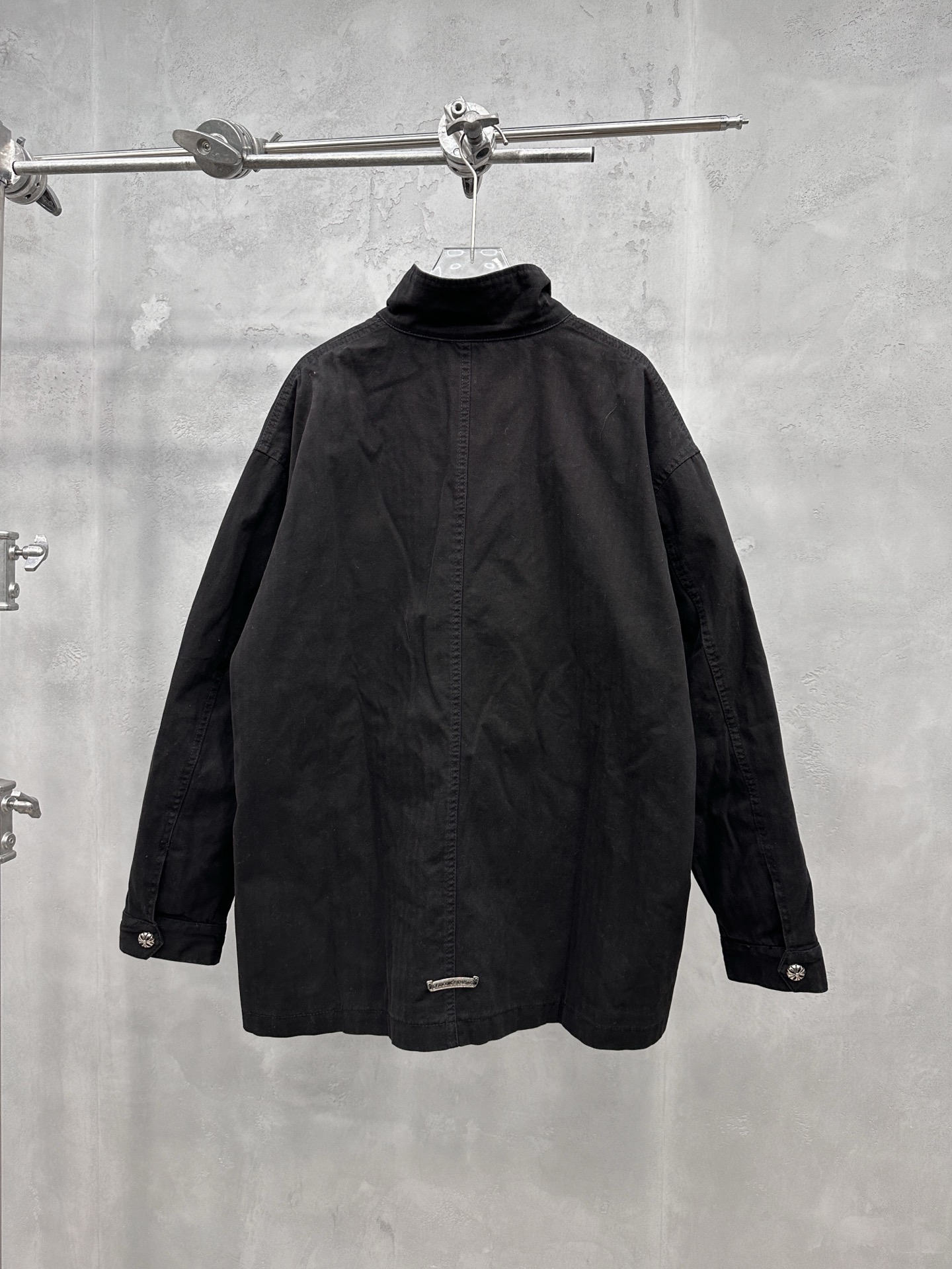 Chrome Hearts | New trench coat, washed with classic hardware, imported khaki, unisex sizes S/M/L.-Big cat