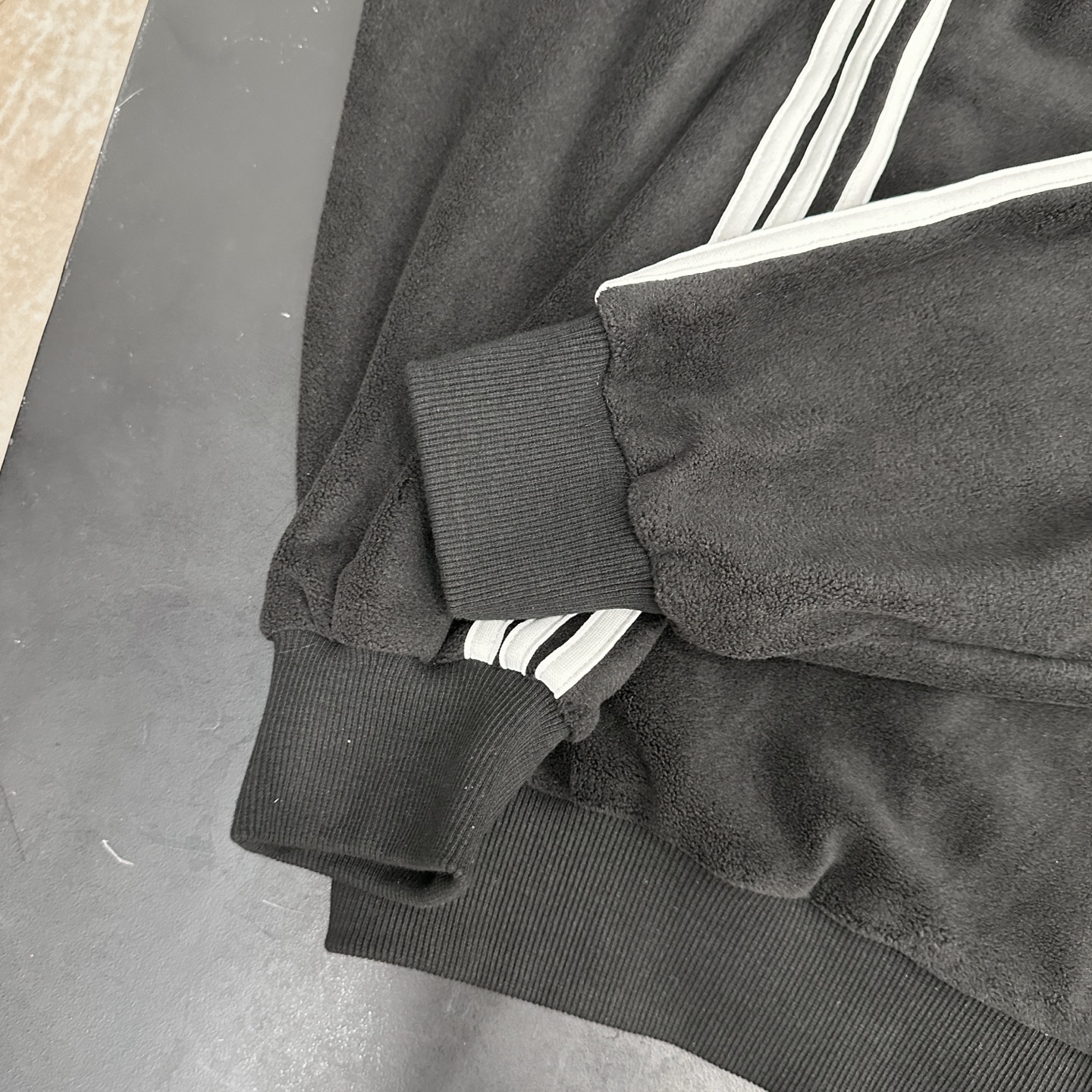 克罗心 ｜ 新款休闲开衫上衣，经典刺绣标加手工车侧杠工艺，高密保暖摇粒绒面料，男女同款，尺码sml