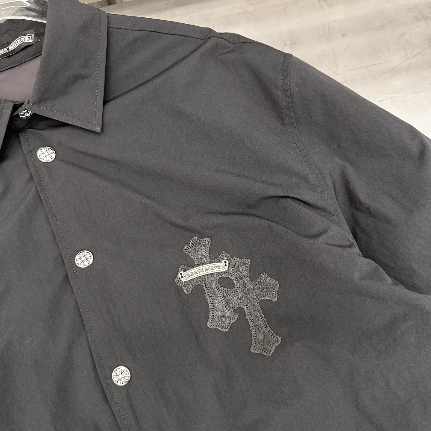 克罗心 ｜ 新款羽绒服，进口高密面料洗水加软工艺，90白鹅绒填充，手工刺绣十字标，男女同款，尺码sml