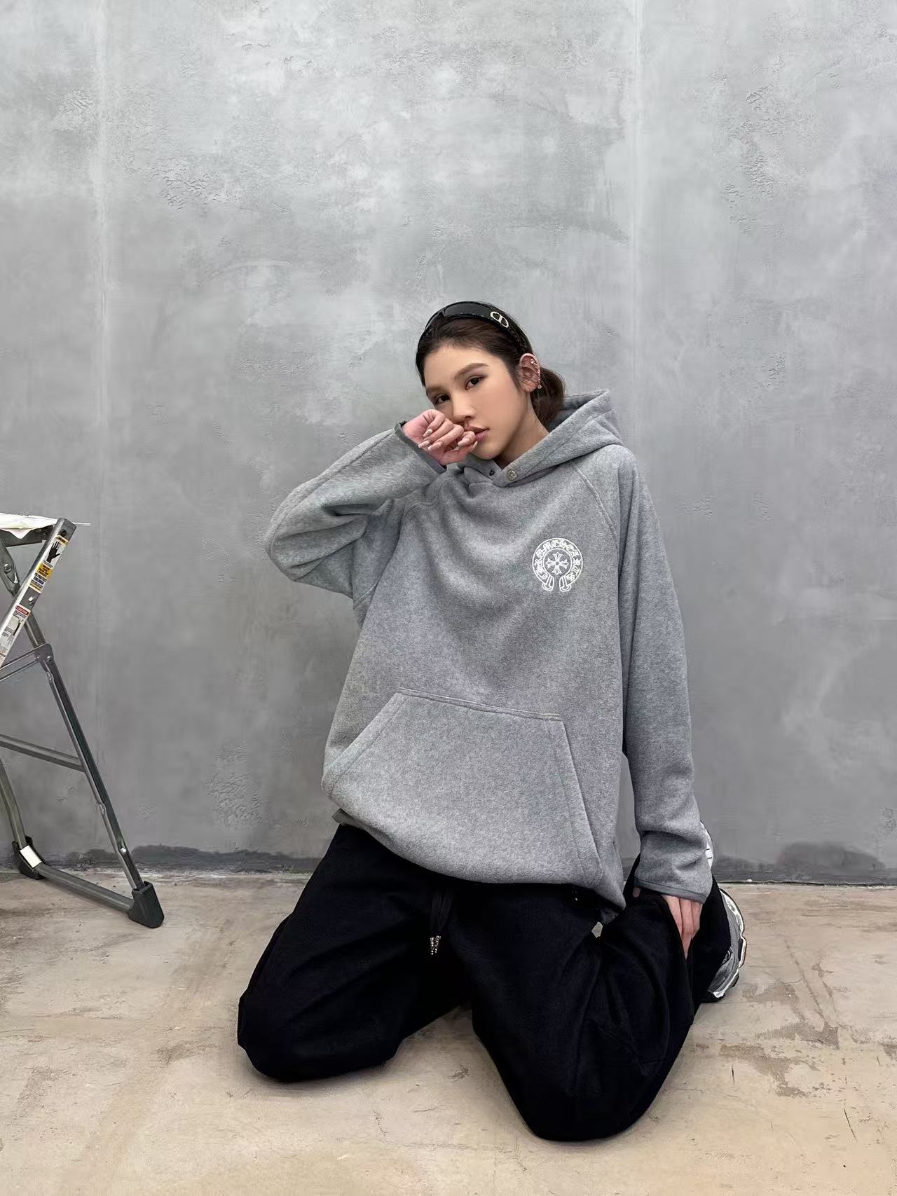 克罗心 ｜ 新款套头卫衣，经典刺绣标工艺，高密摇粒绒保暖面料，休闲时尚套头款，男女同款，尺码sml