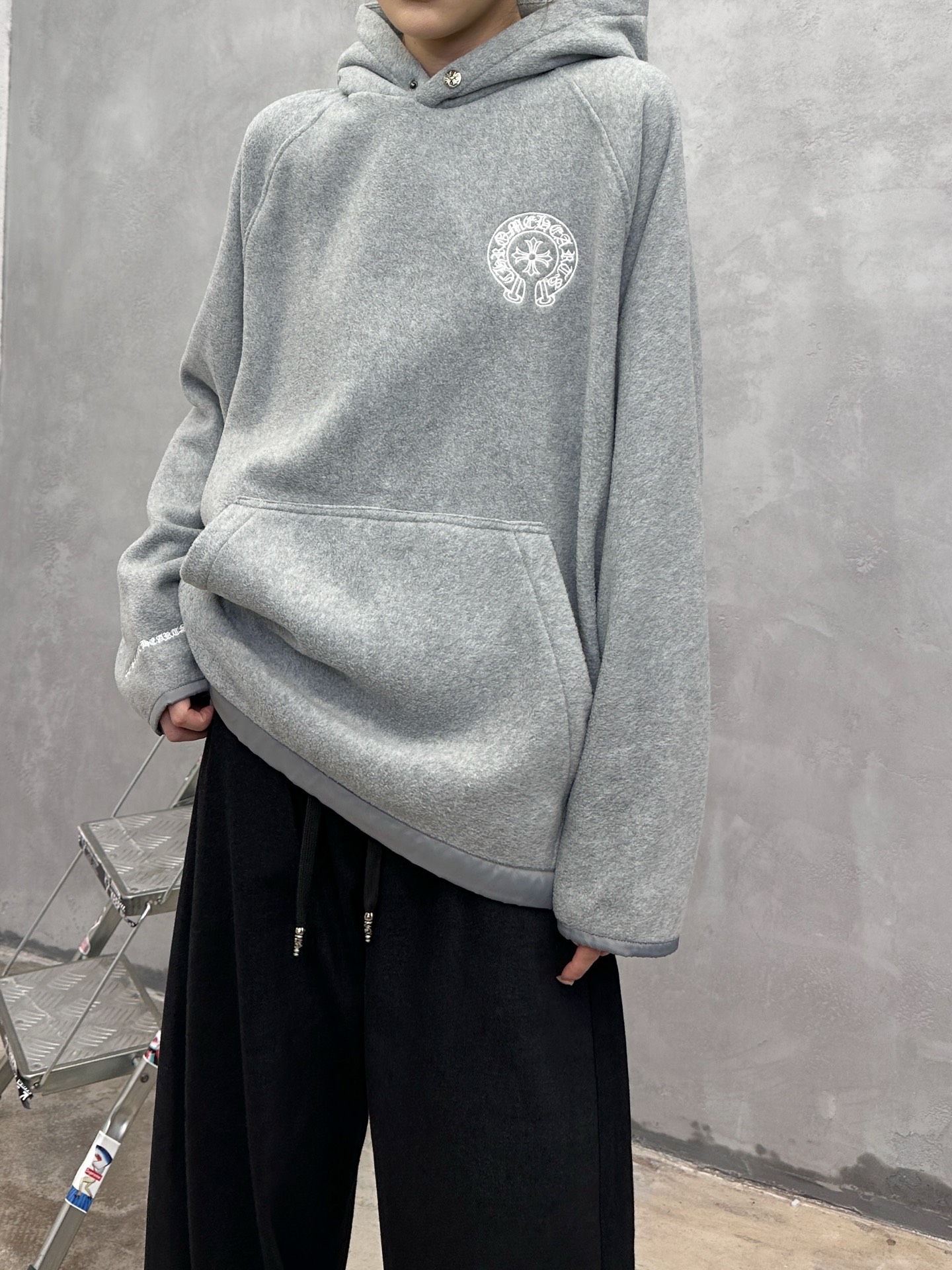 克罗心 ｜ 新款套头卫衣，经典刺绣标工艺，高密摇粒绒保暖面料，休闲时尚套头款，男女同款，尺码sml