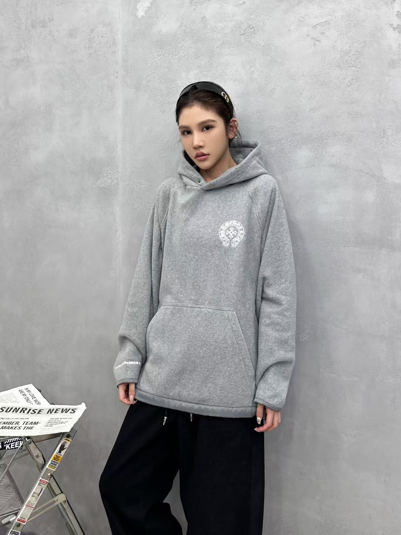 克罗心 ｜ 新款套头卫衣，经典刺绣标工艺，高密摇粒绒保暖面料，休闲时尚套头款，男女同款，尺码sml