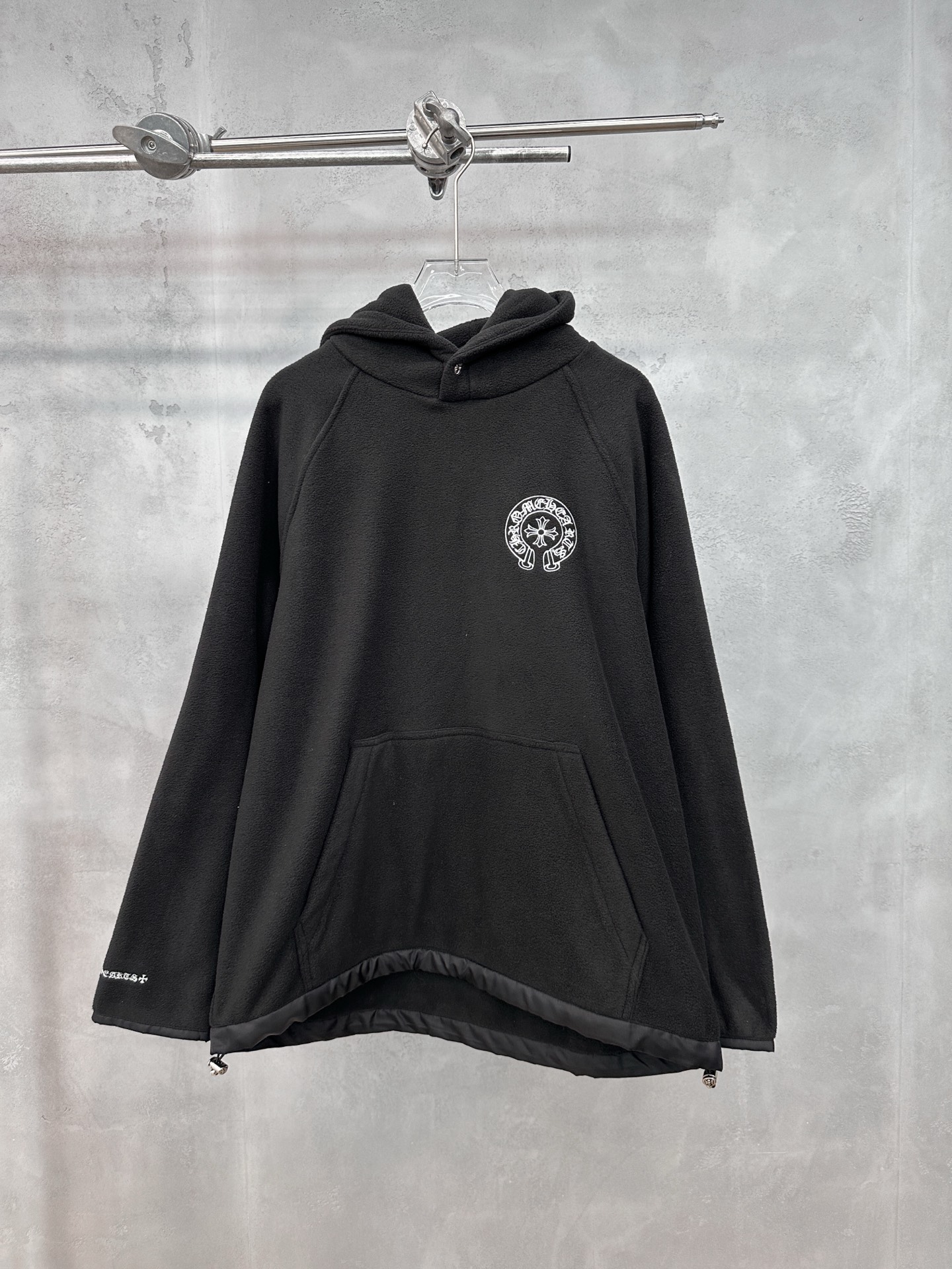 🌾克罗心 ｜ 新款套头卫衣，经典刺绣标工艺，高密摇粒绒保暖面料，休闲时尚套头款，男女同款，尺码sml