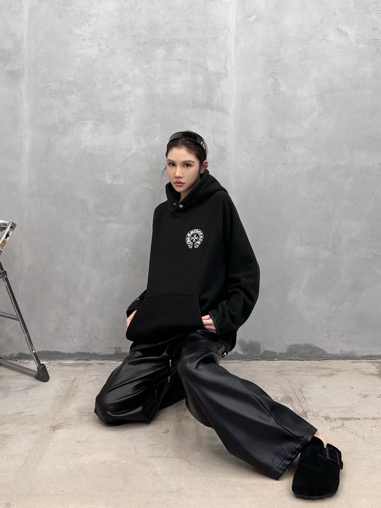 🌾克罗心 ｜ 新款套头卫衣，经典刺绣标工艺，高密摇粒绒保暖面料，休闲时尚套头款，男女同款，尺码sml