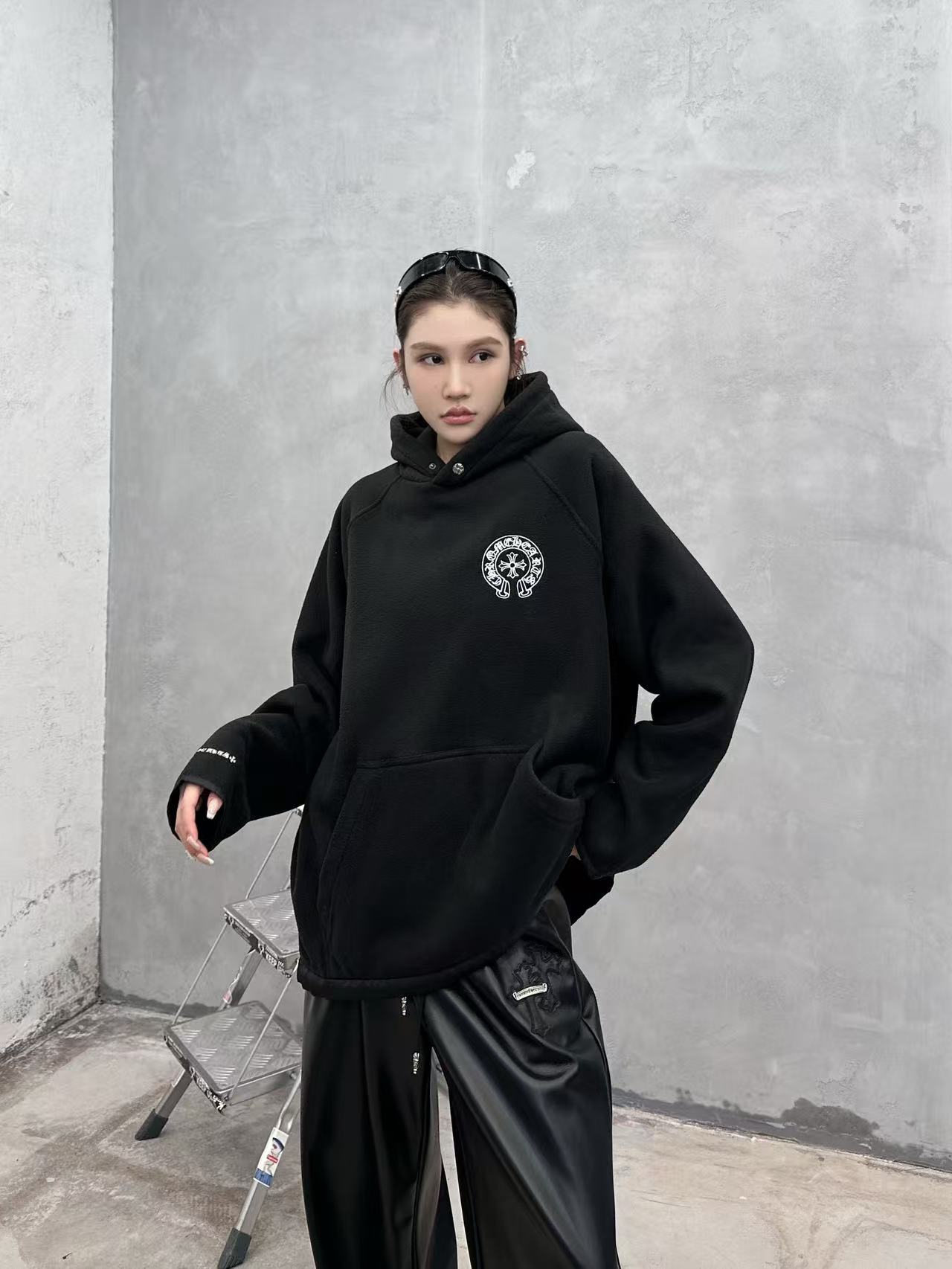 🌾克罗心 ｜ 新款套头卫衣，经典刺绣标工艺，高密摇粒绒保暖面料，休闲时尚套头款，男女同款，尺码sml