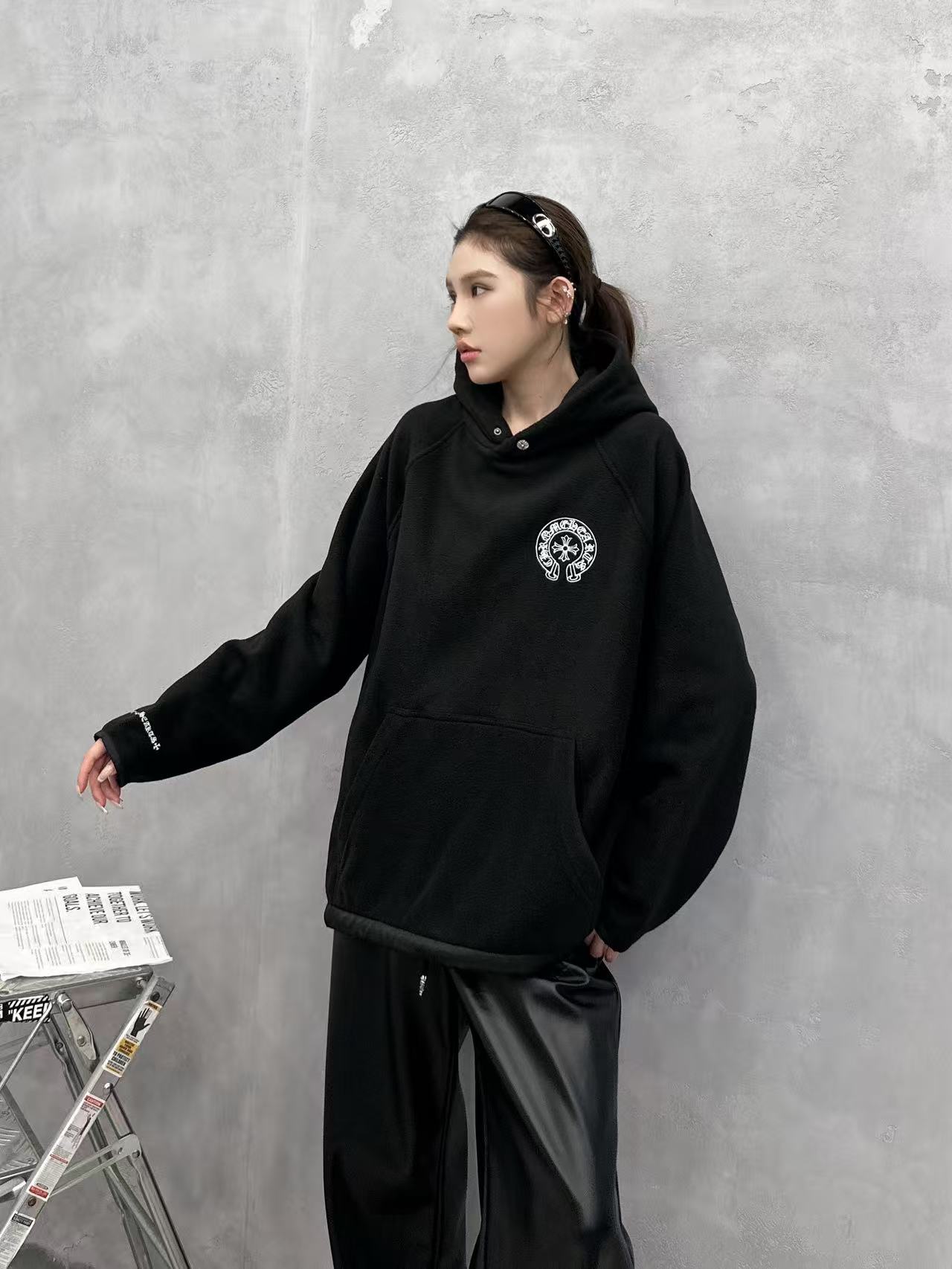 🌾克罗心 ｜ 新款套头卫衣，经典刺绣标工艺，高密摇粒绒保暖面料，休闲时尚套头款，男女同款，尺码sml