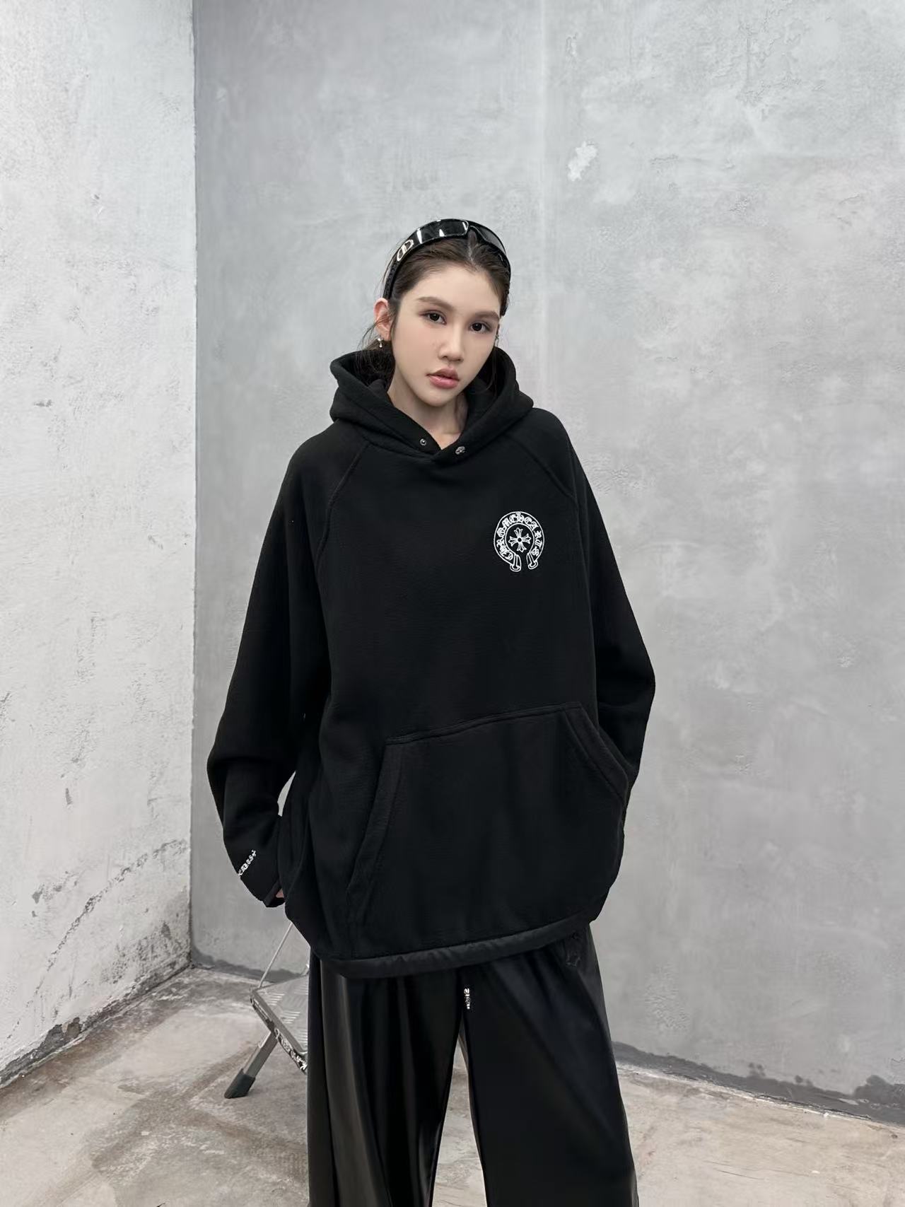 🌾克罗心 ｜ 新款套头卫衣，经典刺绣标工艺，高密摇粒绒保暖面料，休闲时尚套头款，男女同款，尺码sml