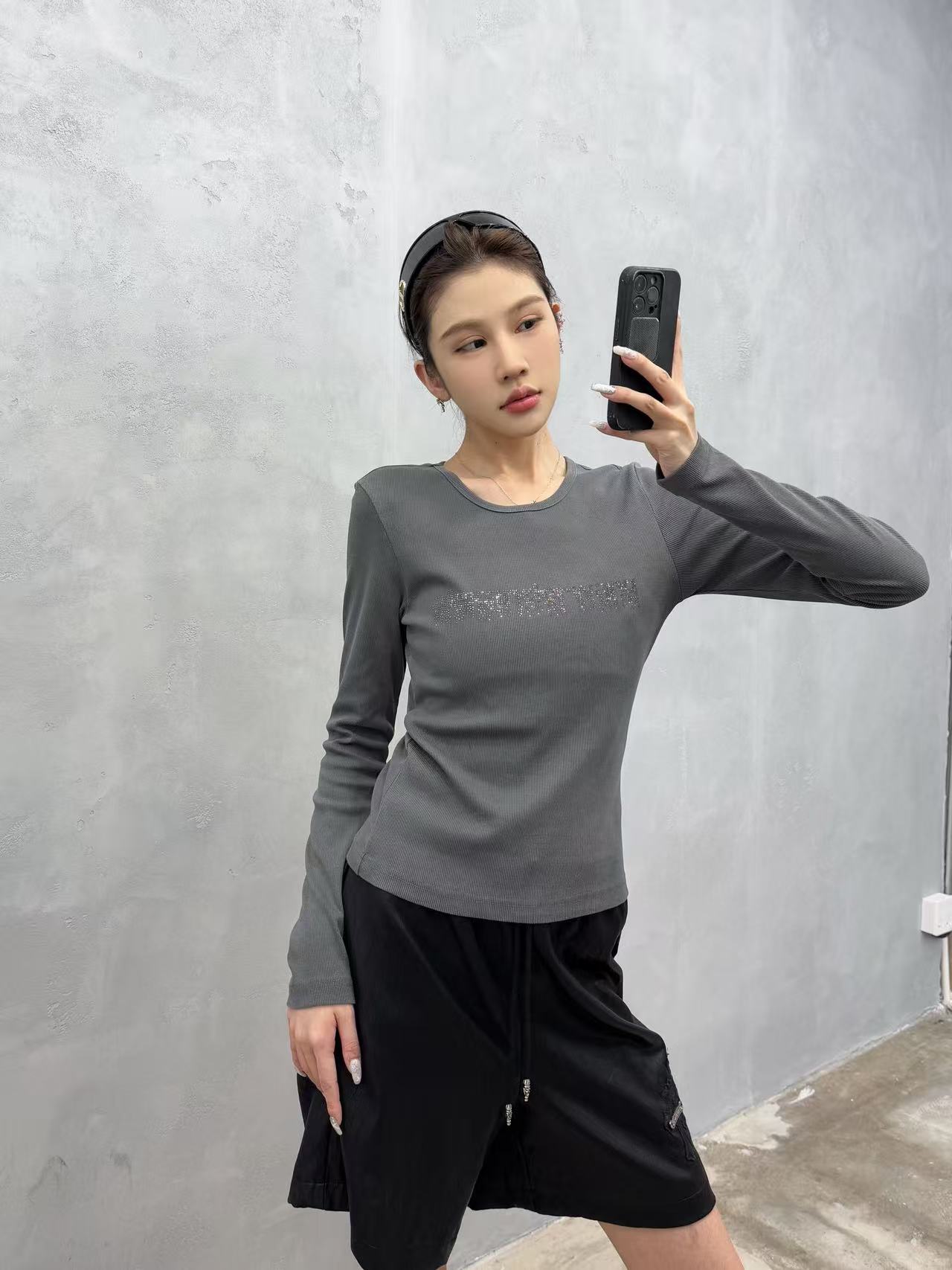 大王 ｜ 新款长袖打底，成衣洗水烫钻工艺，休闲时尚，尺码sml