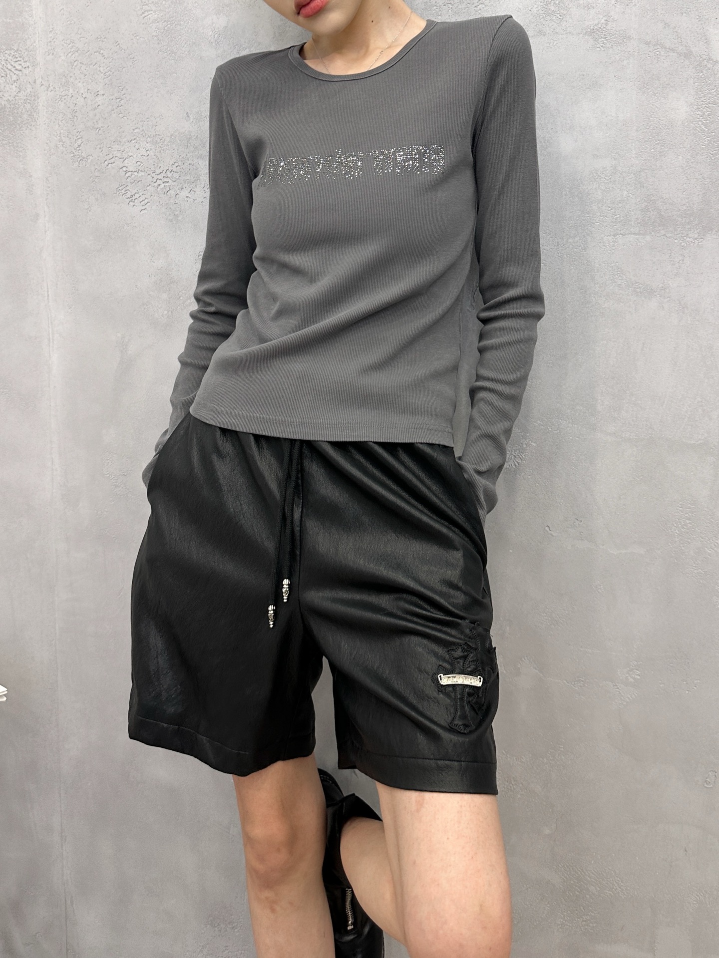 大王 ｜ 新款长袖打底，成衣洗水烫钻工艺，休闲时尚，尺码sml